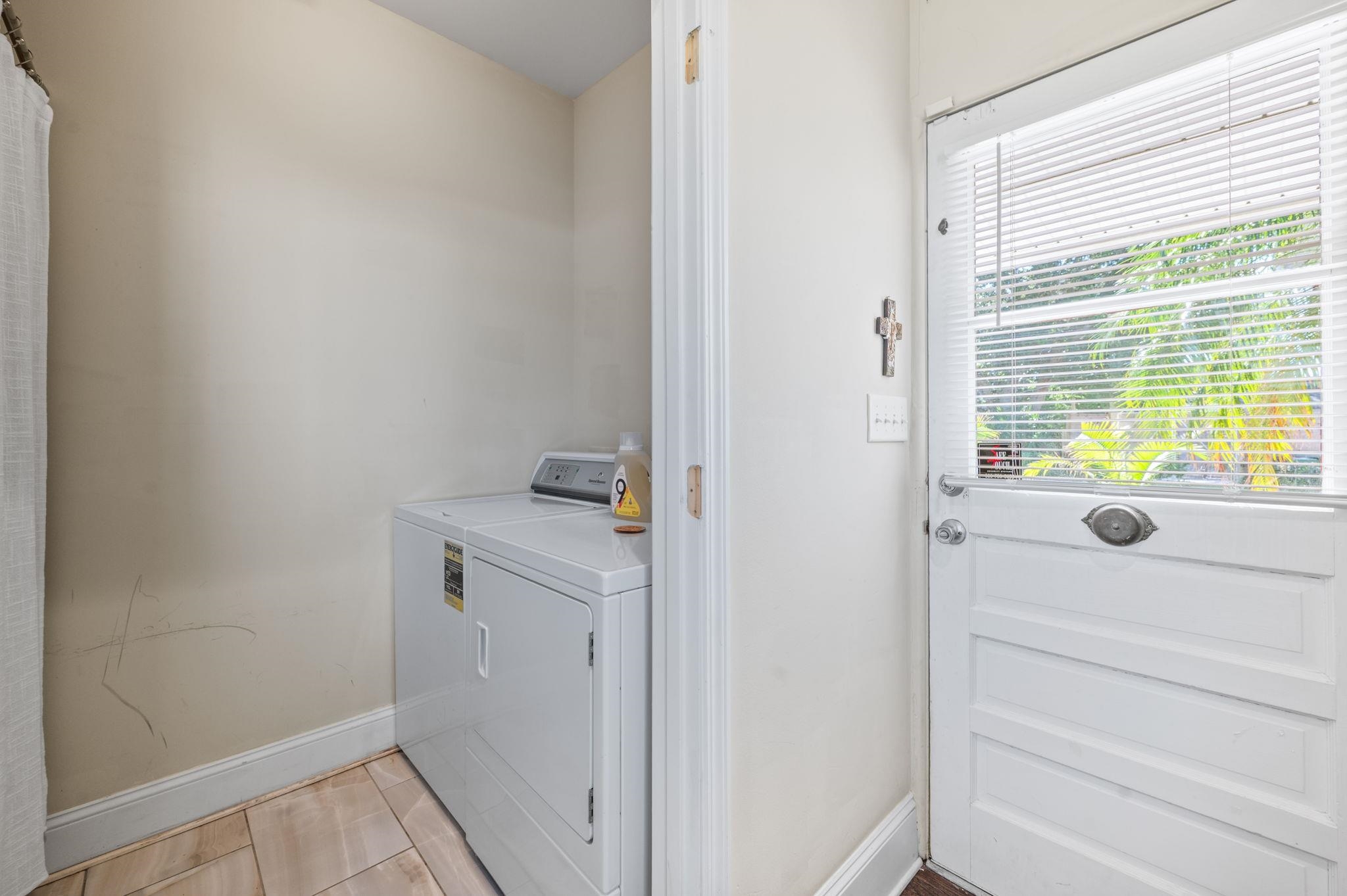 Image 18 of 100 For 215 Oglethorpe Blvd