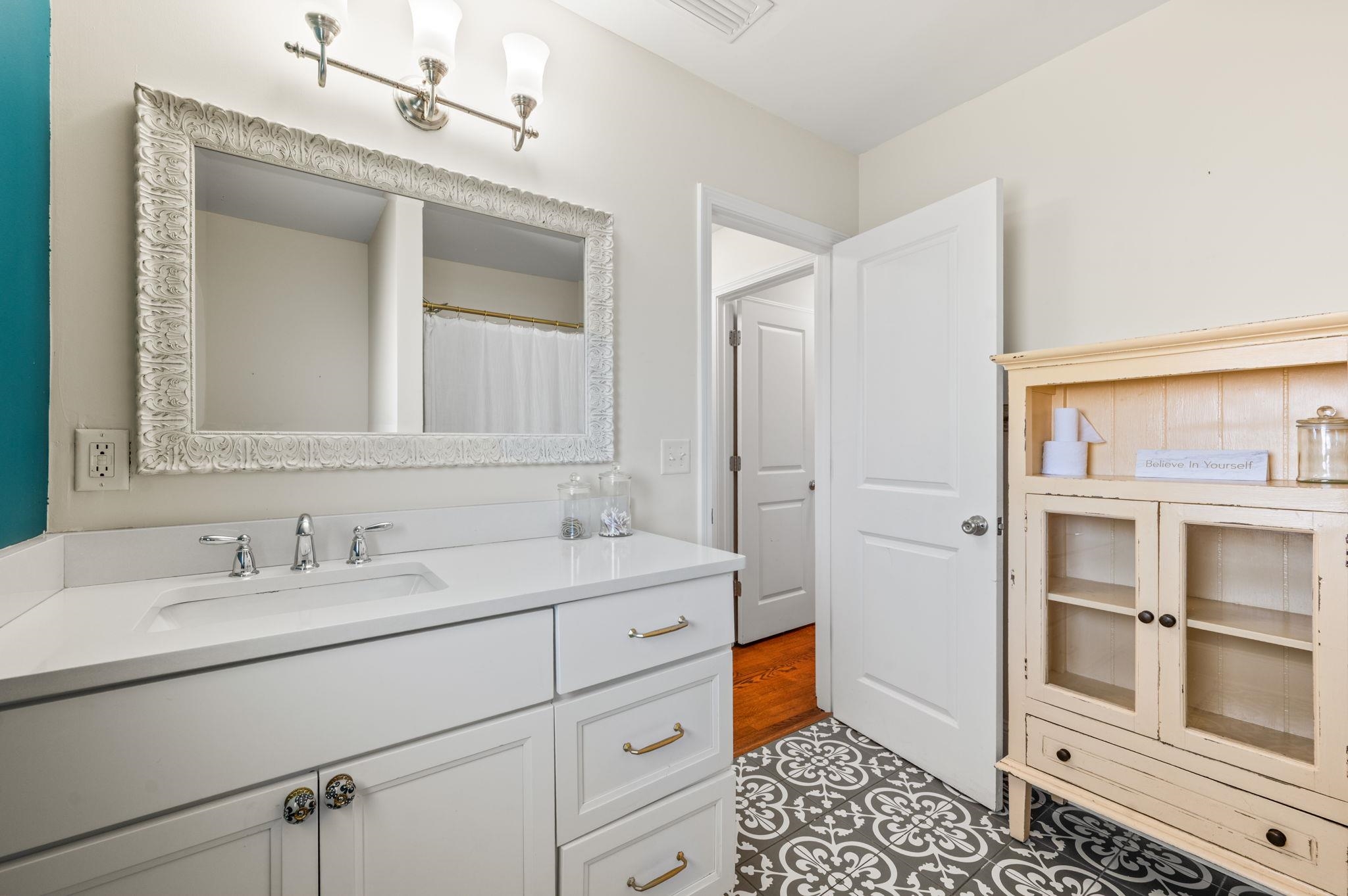 Image 51 of 100 For 215 Oglethorpe Blvd