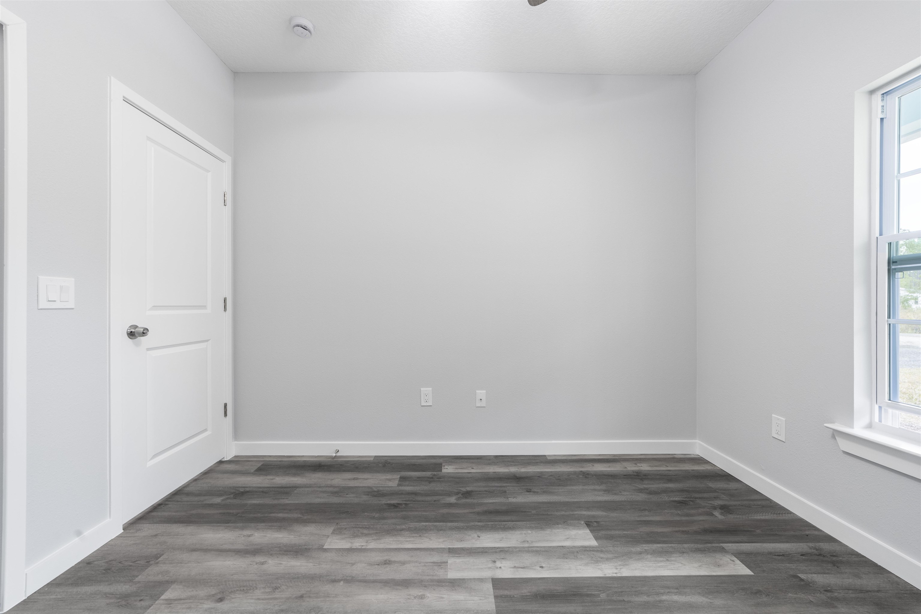 Image 27 of 33 For 10615 Baylor Ave