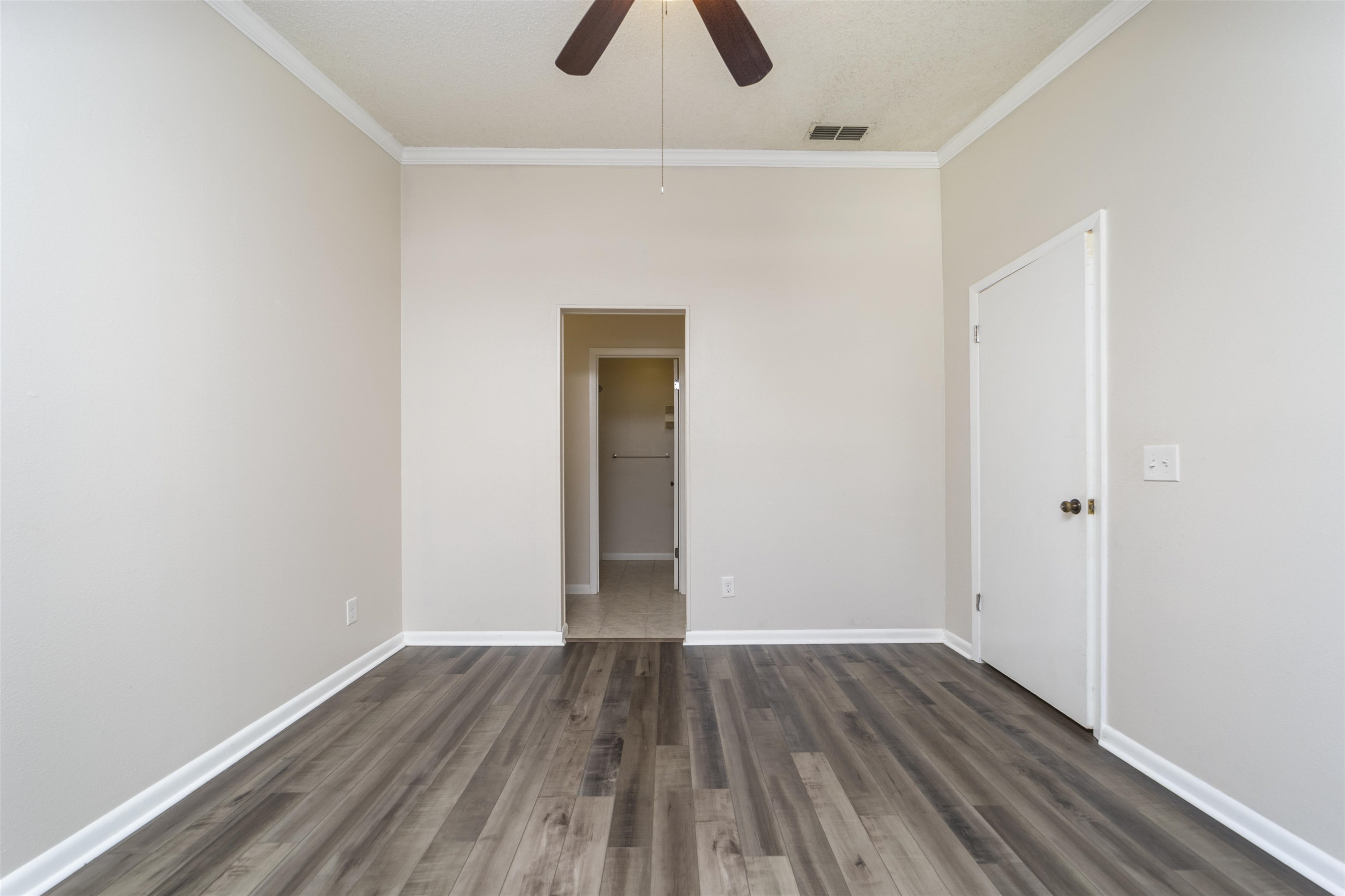 Image 13 of 17 For 8 Catalonia Ct