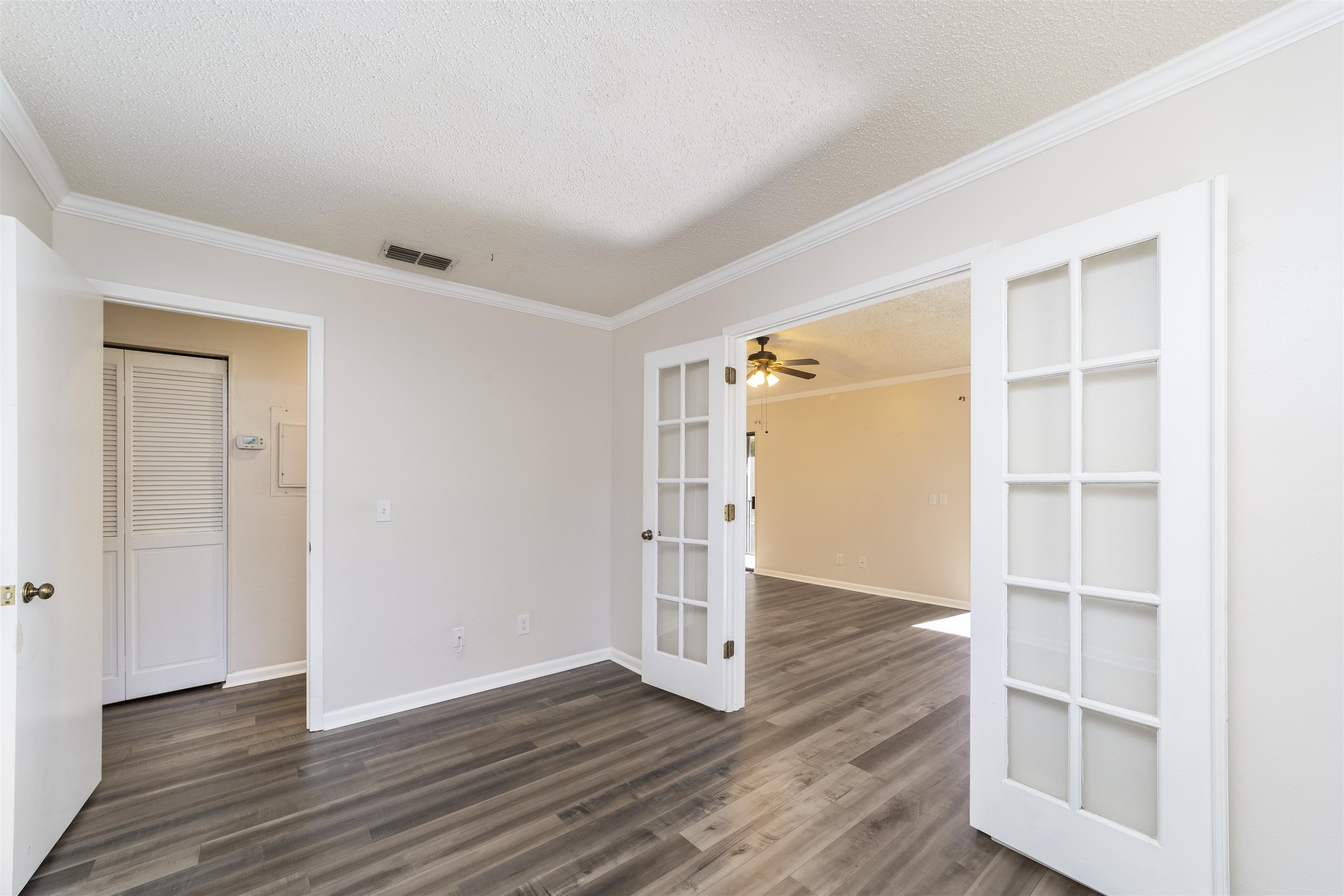 Image 9 of 17 For 8 Catalonia Ct