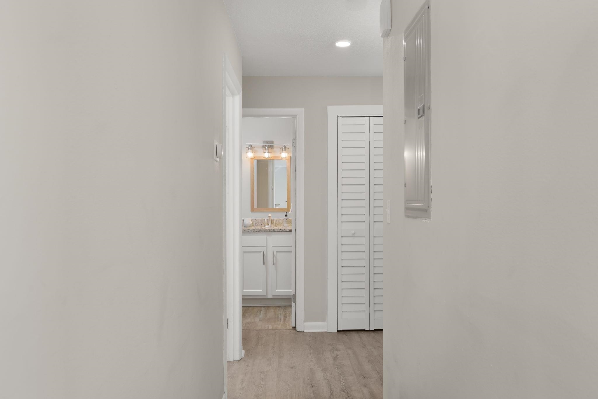 Image 33 of 57 For 16 Ewing St.