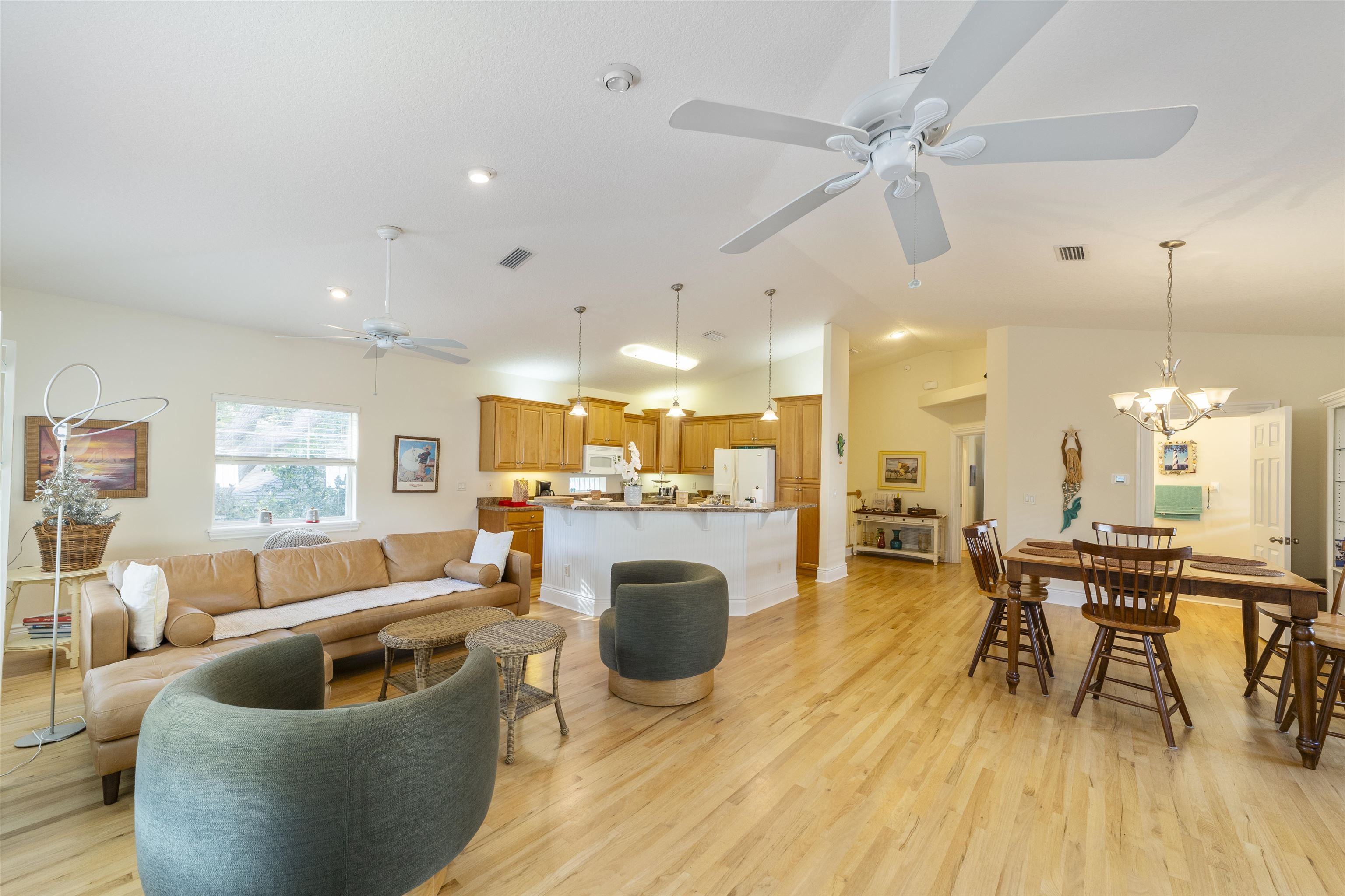 Image 18 of 44 For 1753 Castile Street