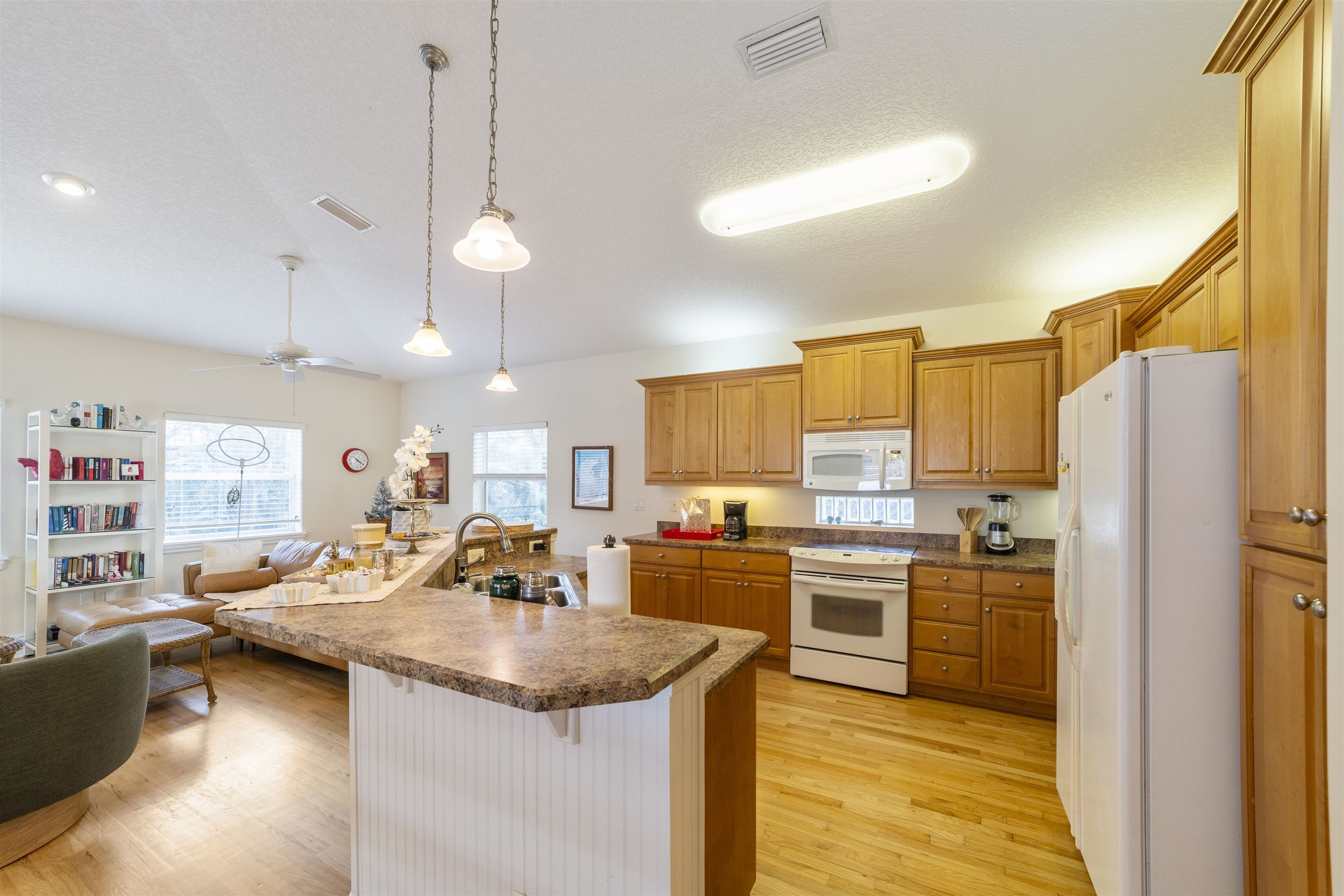 Image 23 of 44 For 1753 Castile Street