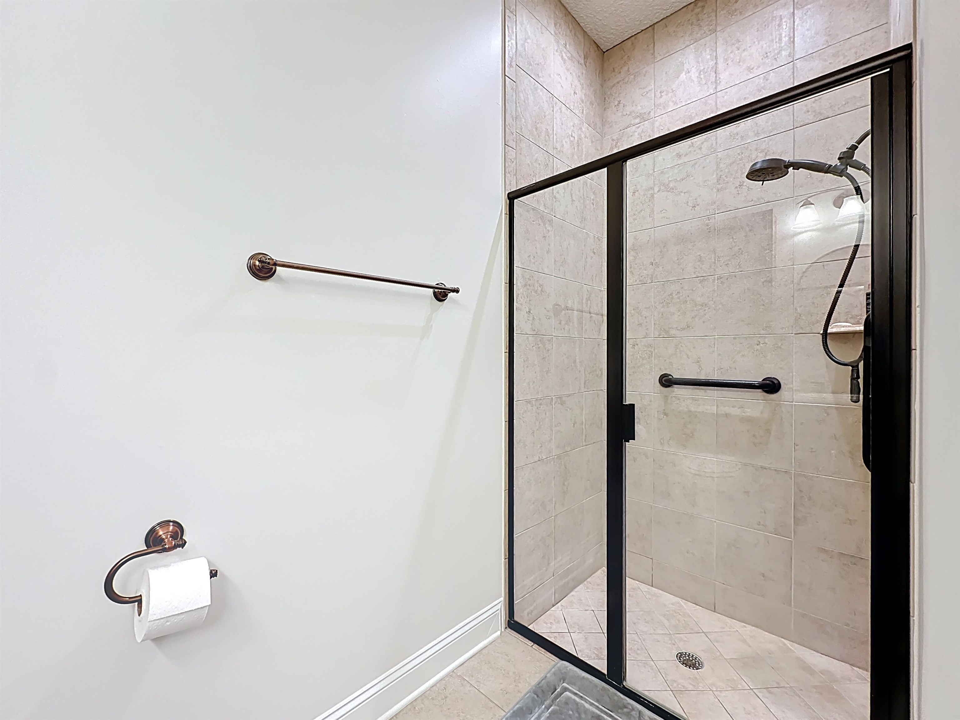 Image 22 of 43 For 130 Grand Ravine Drive