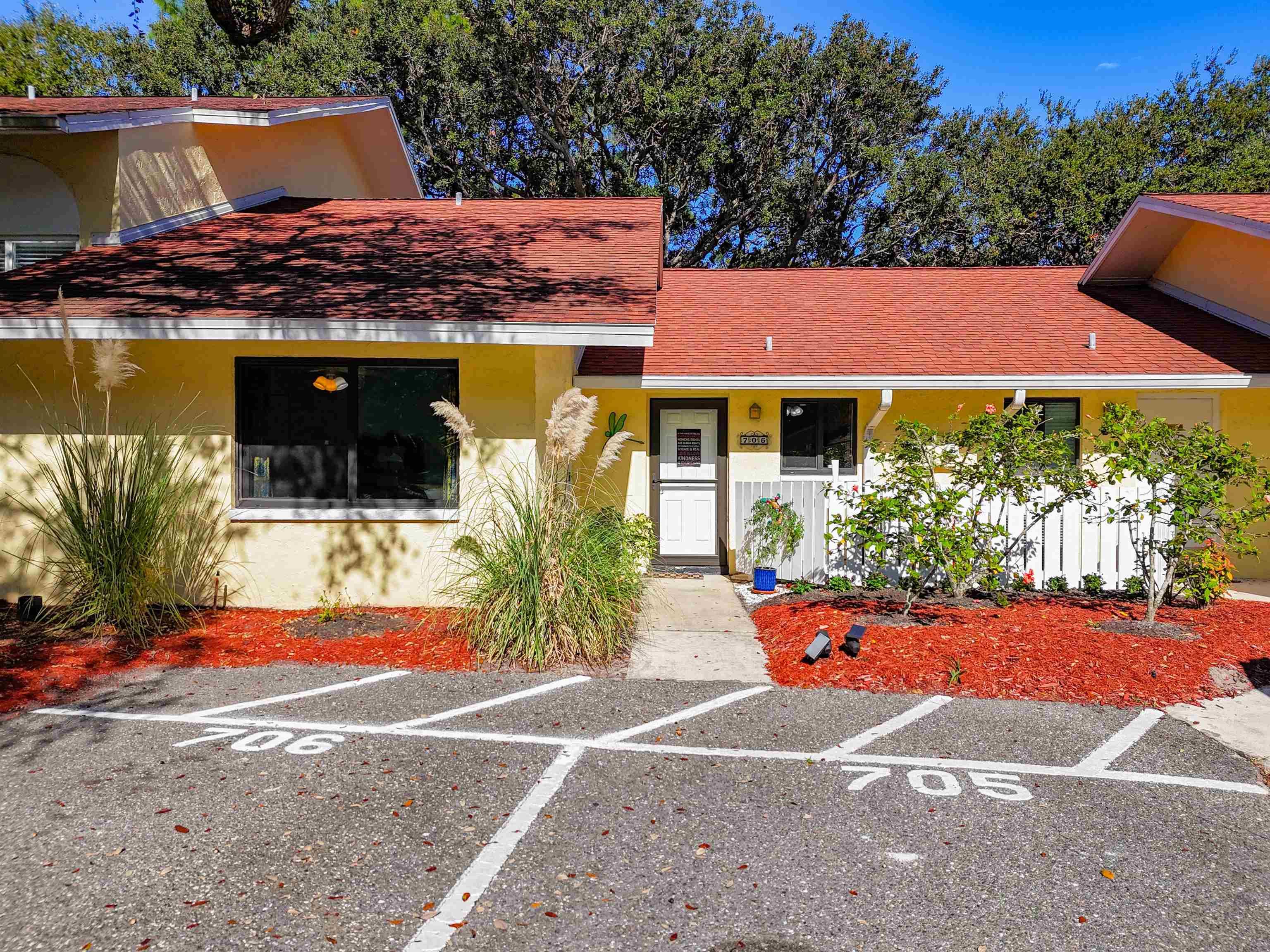 Image 6 of 39 For 3960 A1a South Unit 706