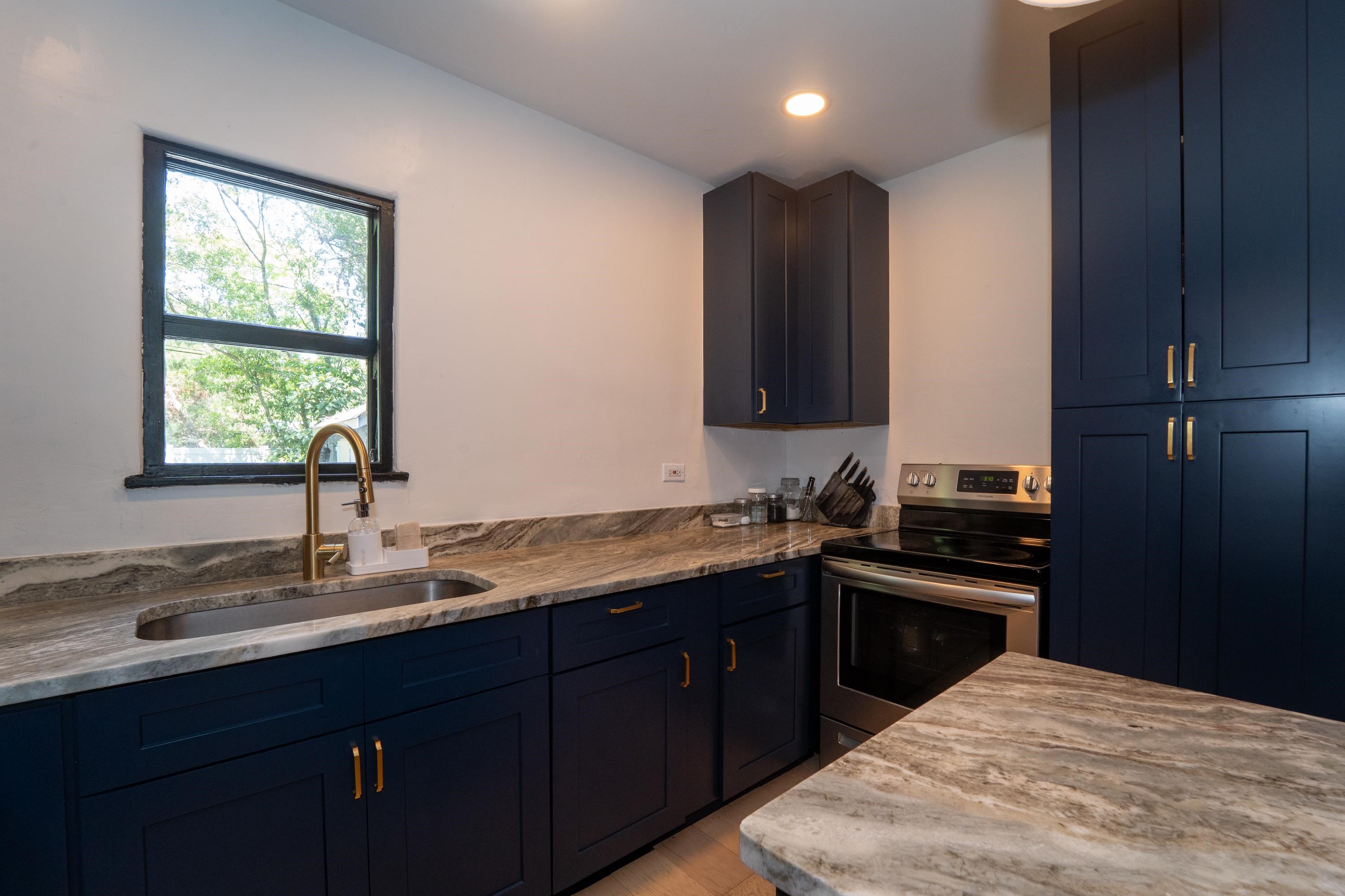 Image 10 of 39 For 6 Fancher Court