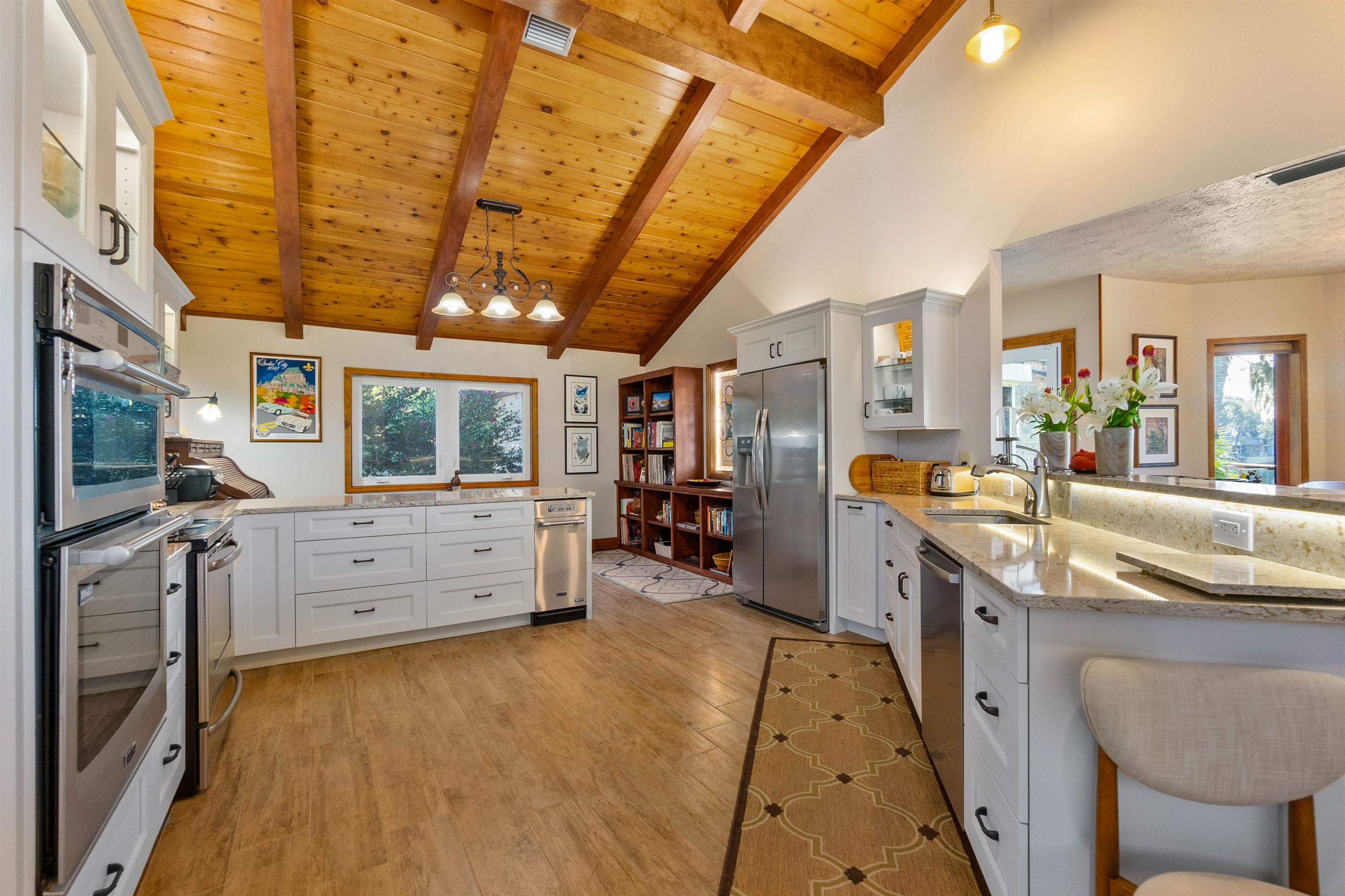 Image 14 of 66 For 160 Genung St W