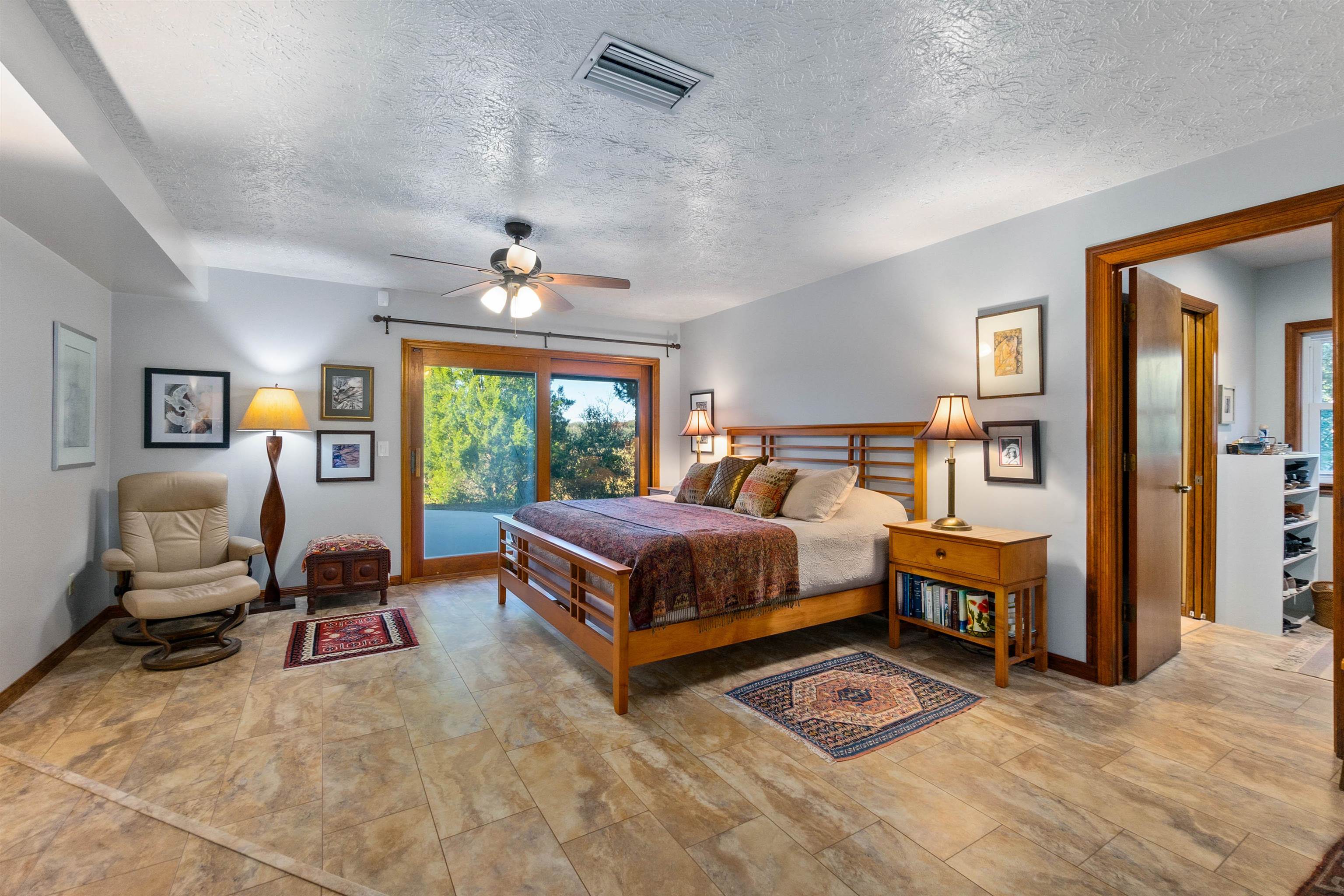 Image 30 of 66 For 160 Genung St W