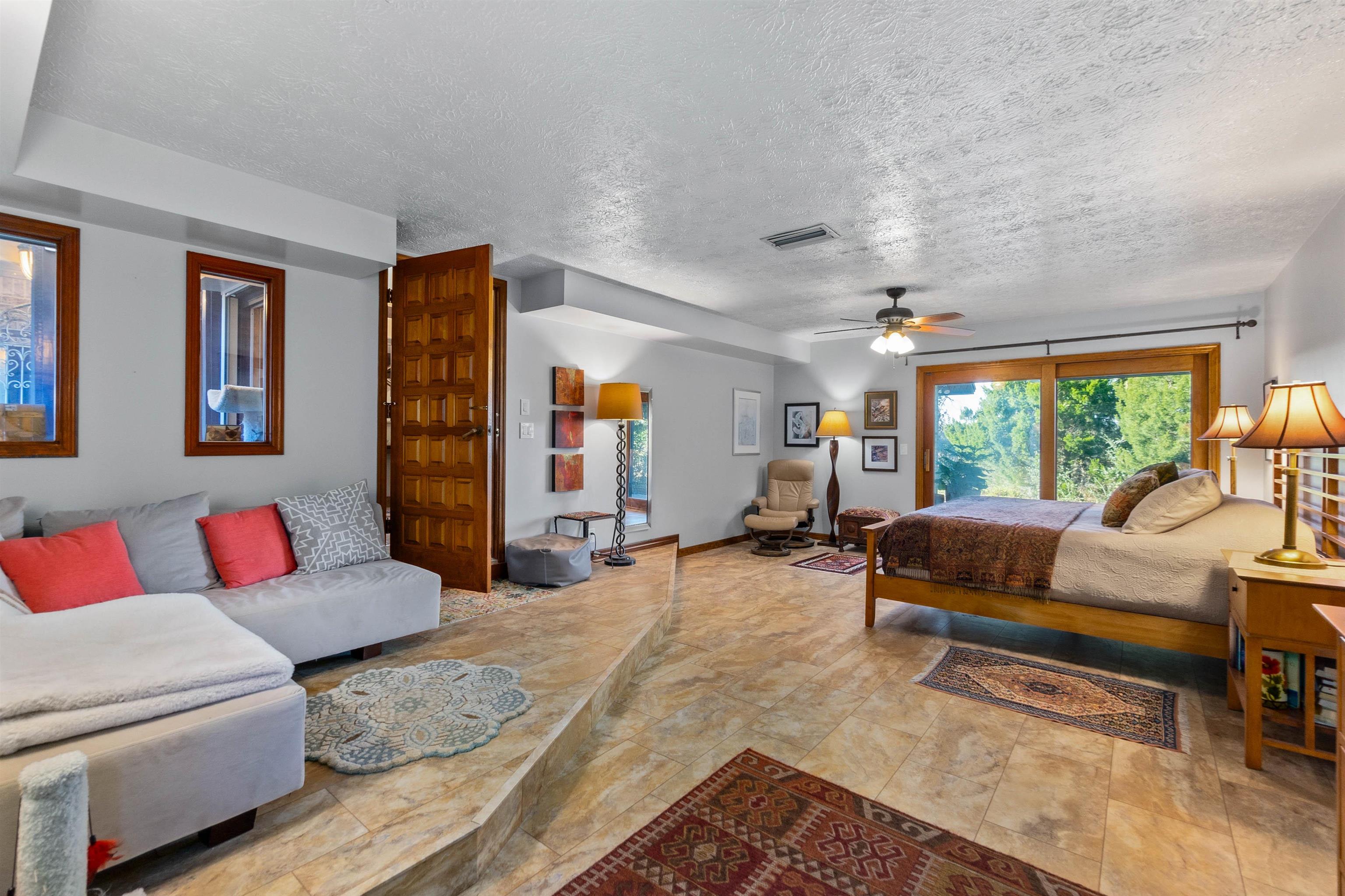 Image 35 of 66 For 160 Genung St W