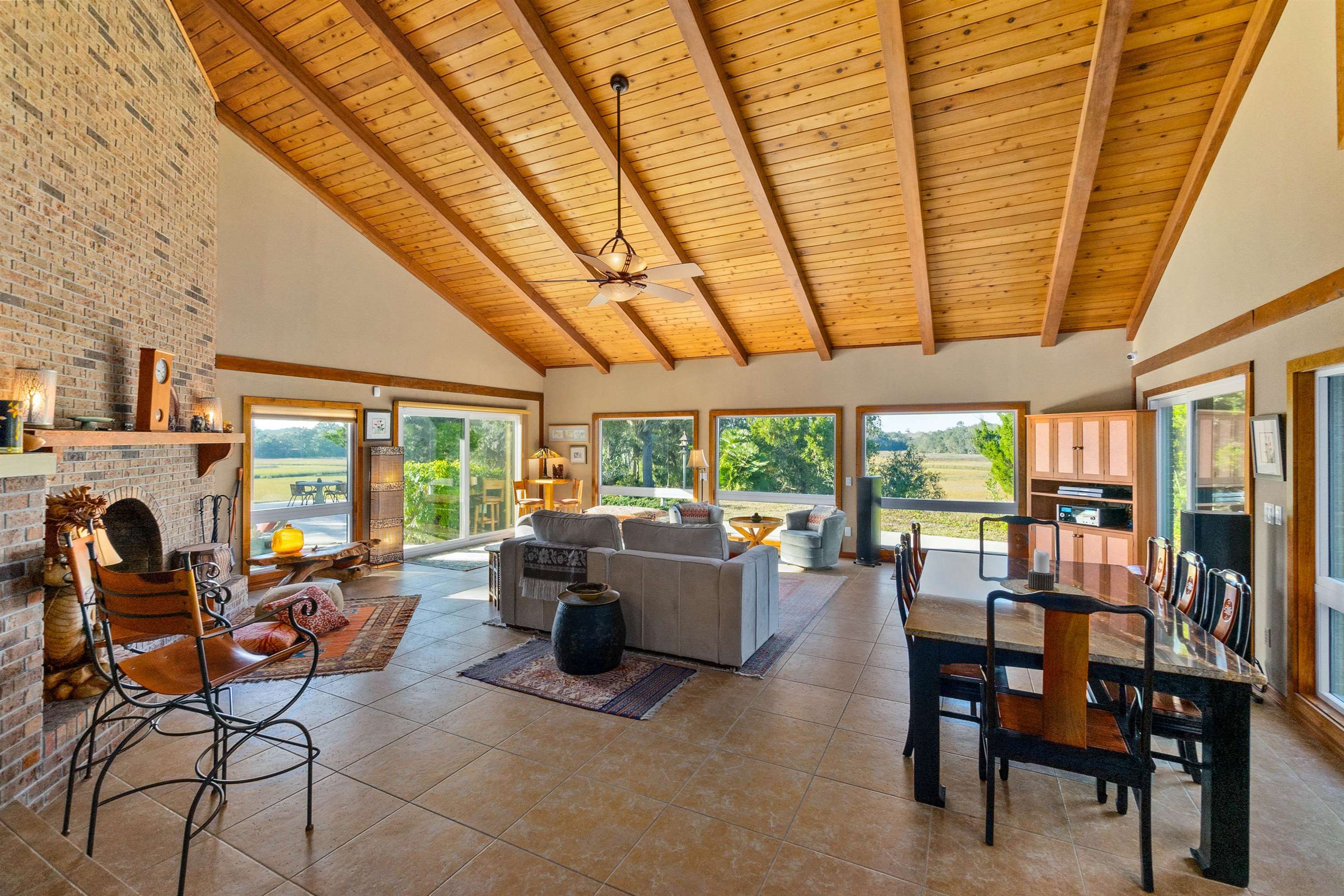 Image 7 of 66 For 160 Genung St W