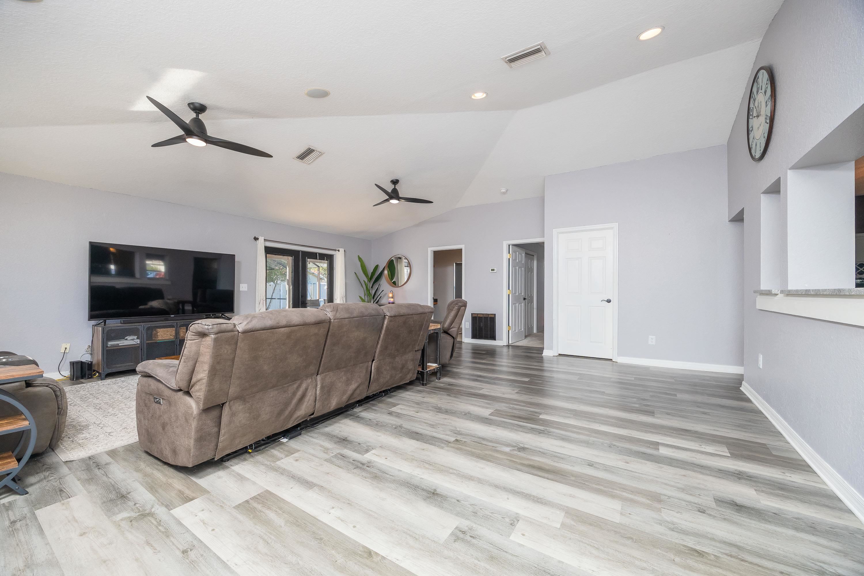 Image 19 of 50 For 5 Rippling Place