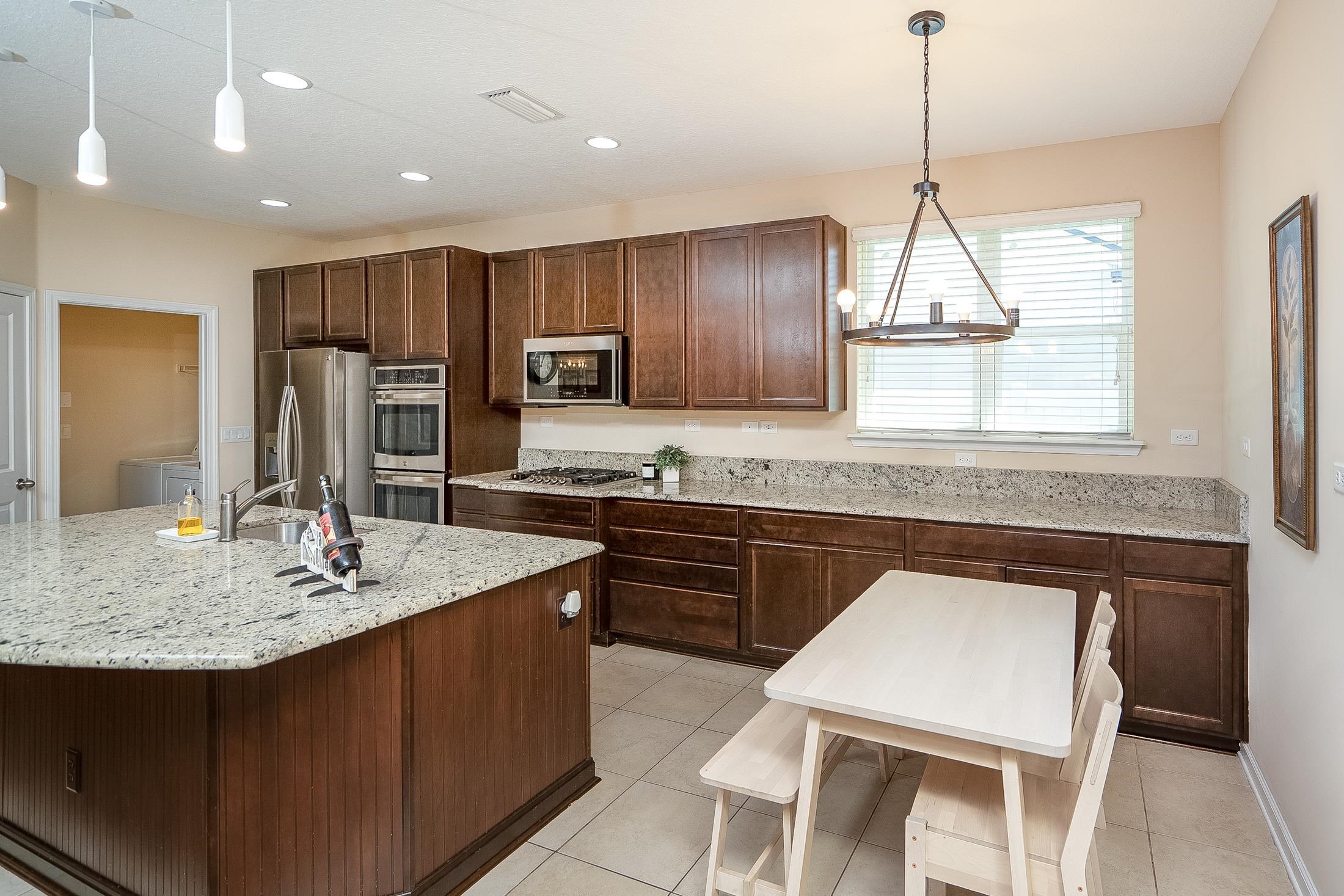 Image 21 of 63 For 406 Hutchinson Ln