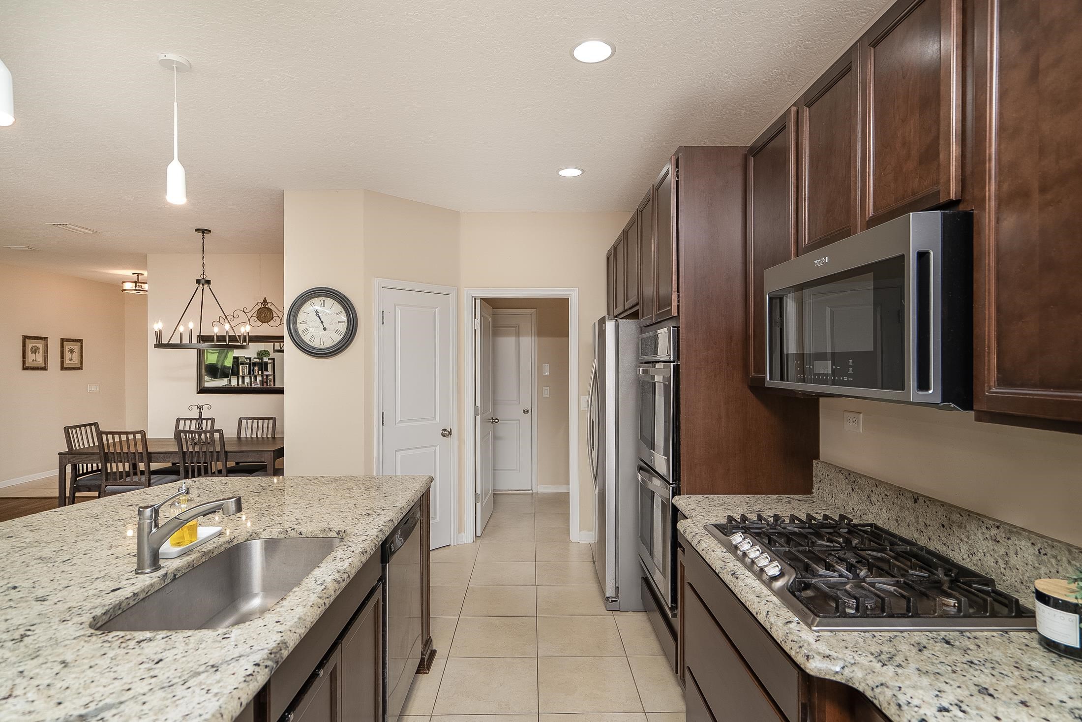 Image 22 of 63 For 406 Hutchinson Ln