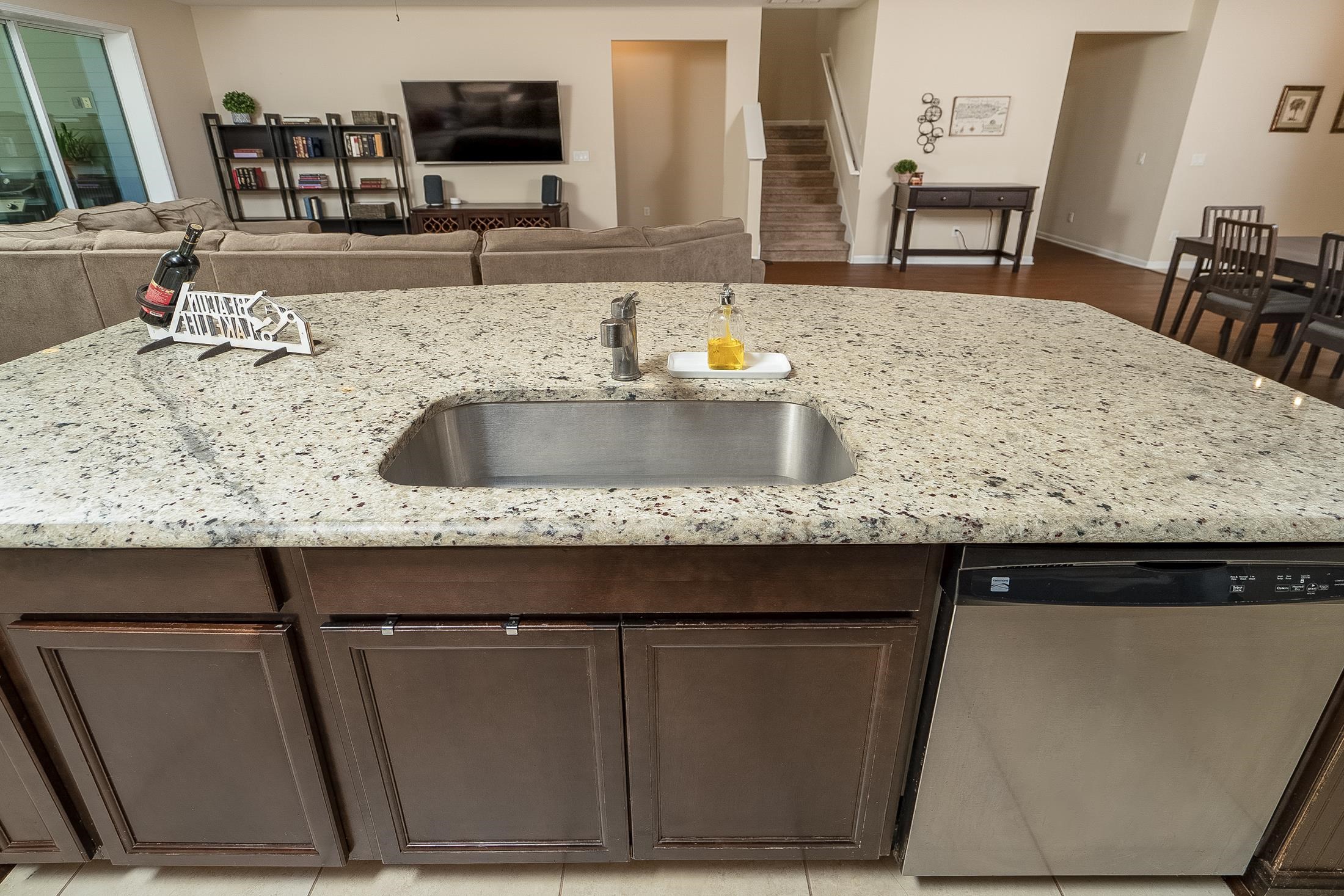 Image 23 of 63 For 406 Hutchinson Ln