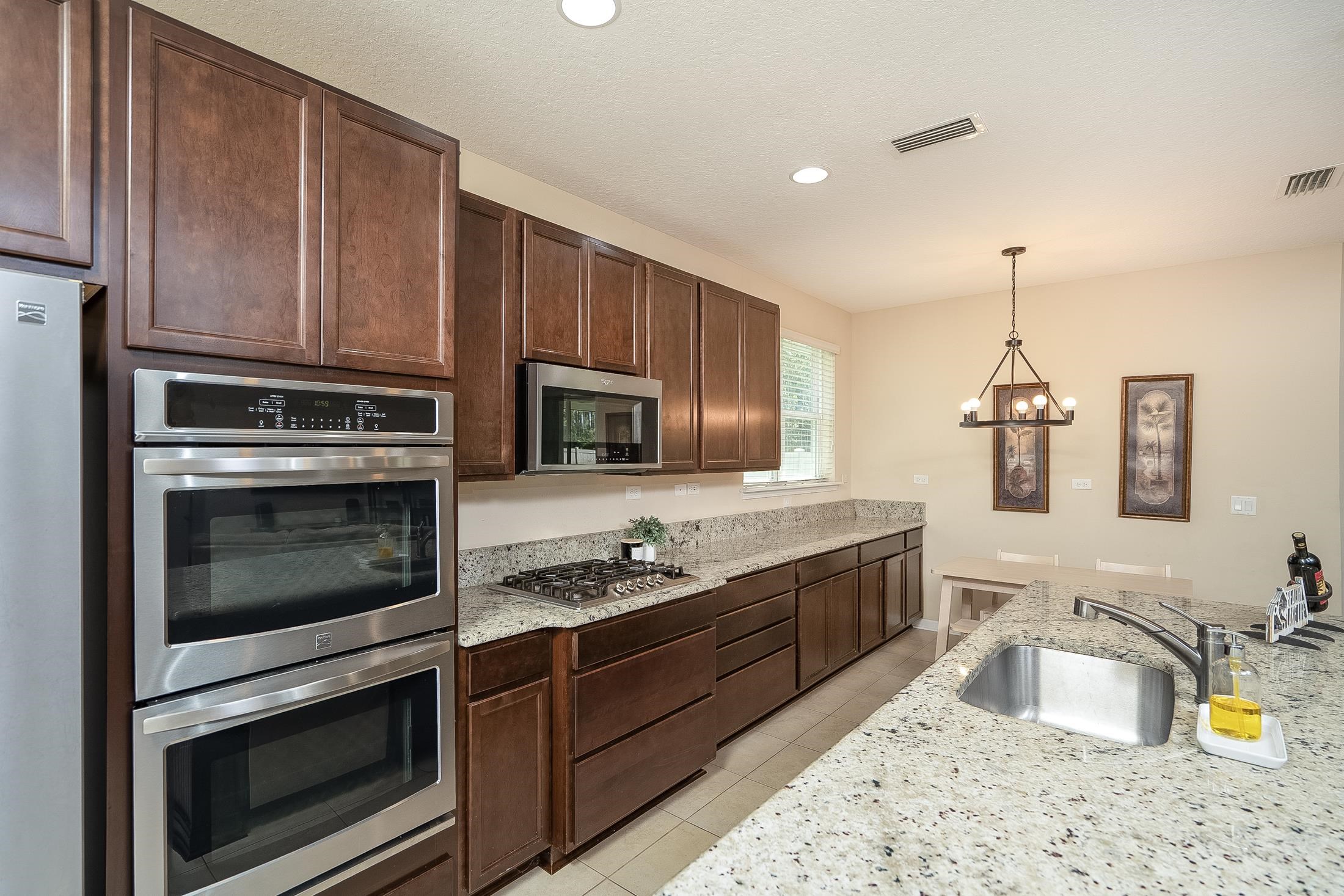 Image 24 of 63 For 406 Hutchinson Ln