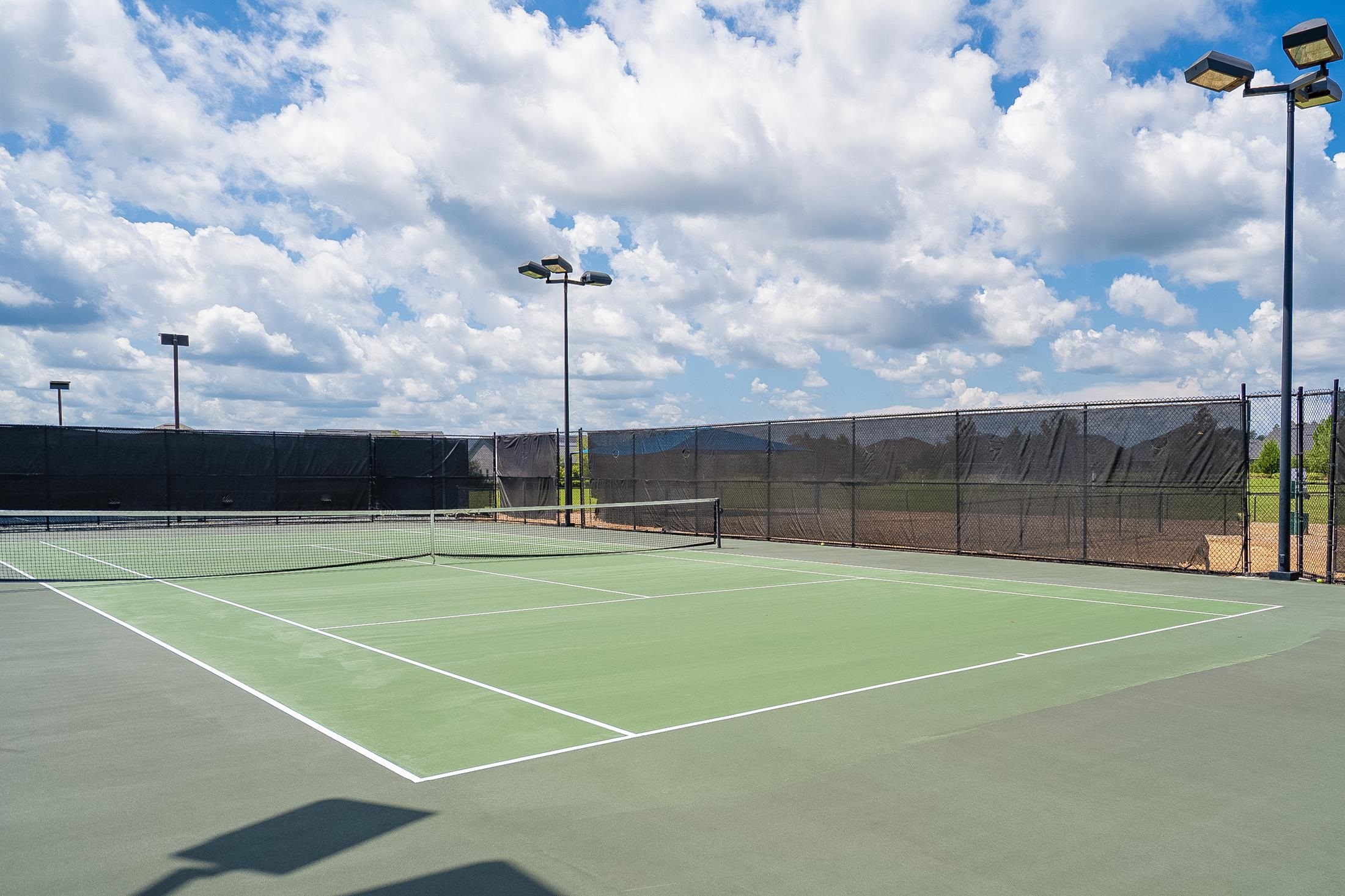 Image 32 of 63 For 406 Hutchinson Ln