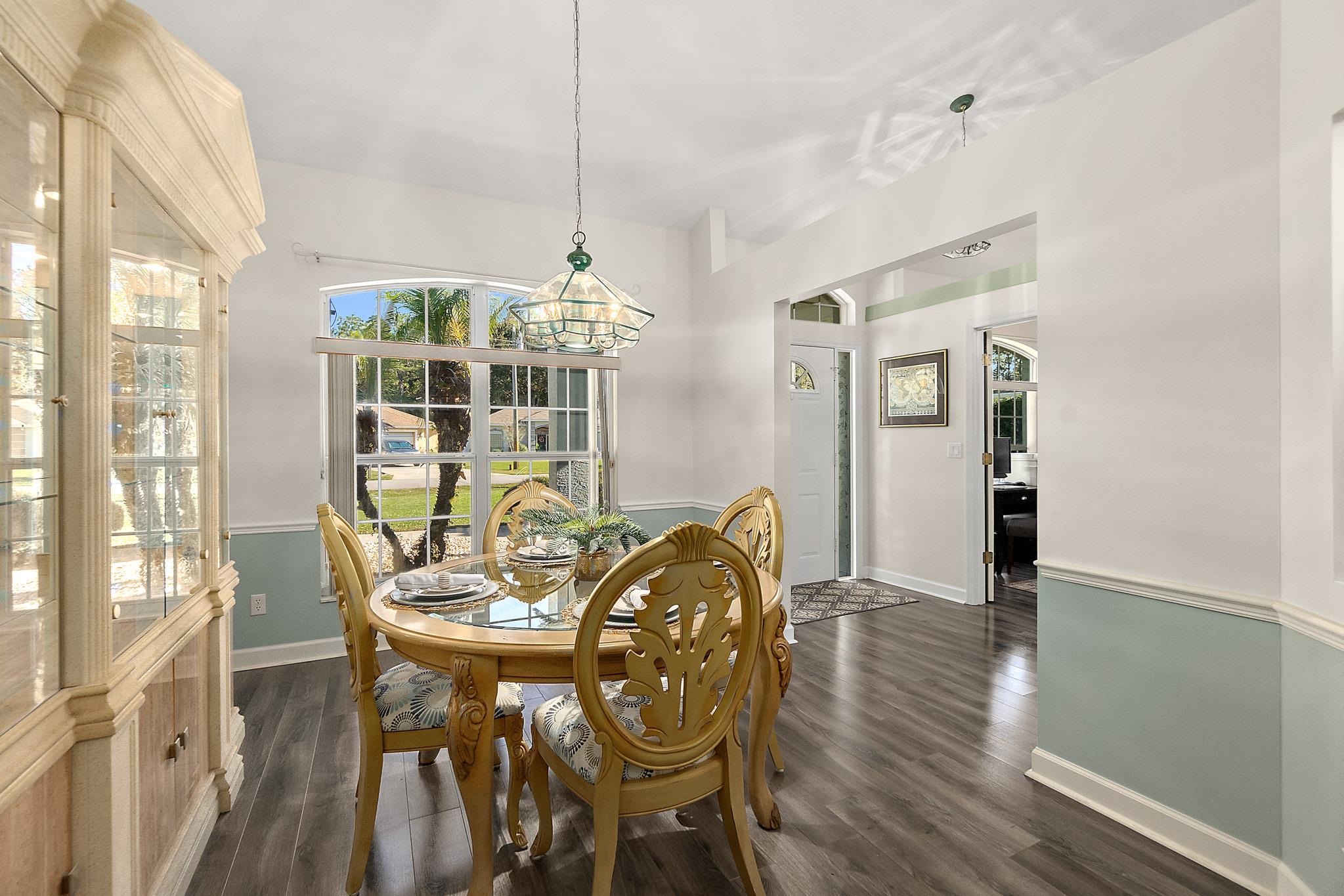 Image 18 of 41 For 2 Walnut Pl