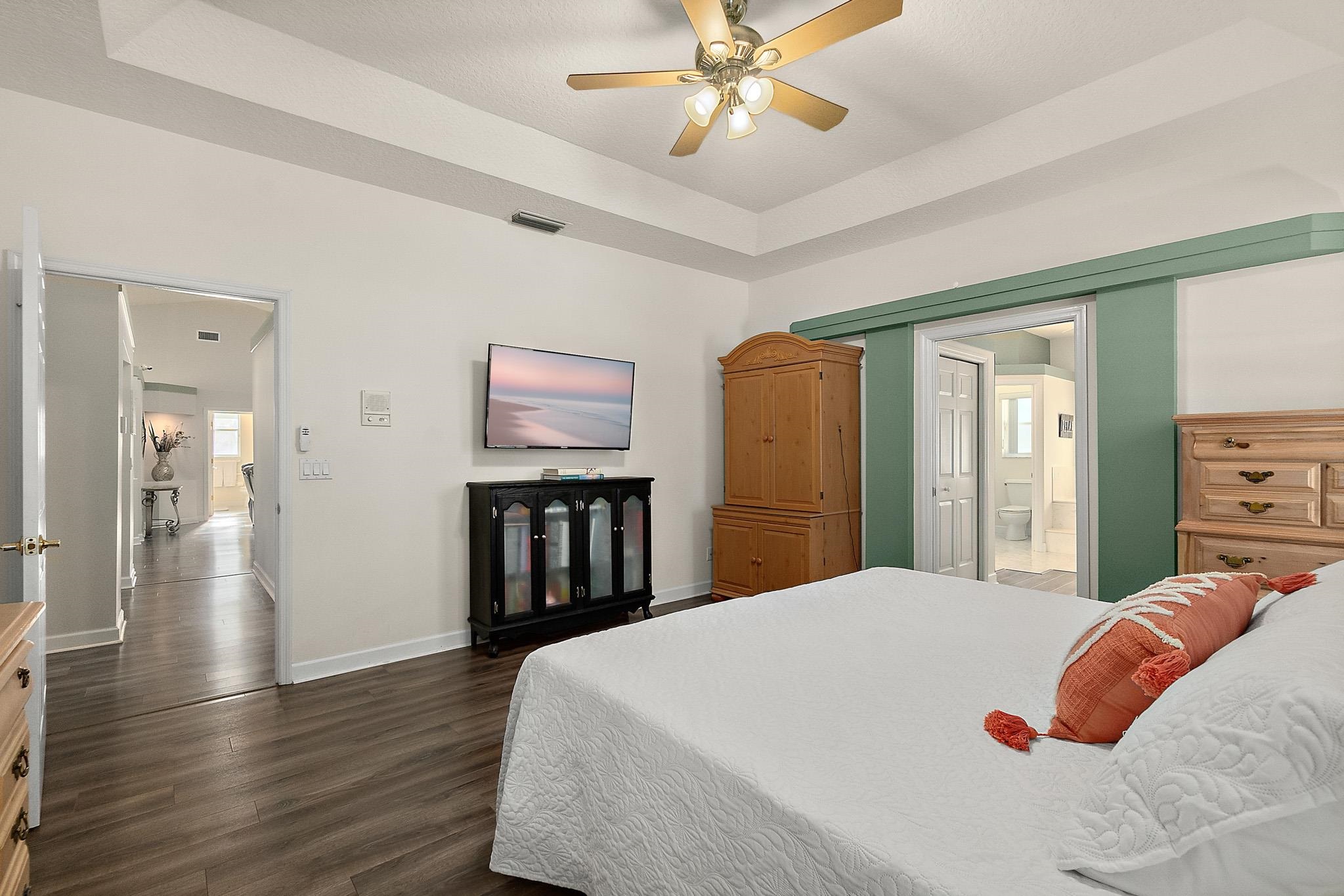 Image 21 of 41 For 2 Walnut Pl