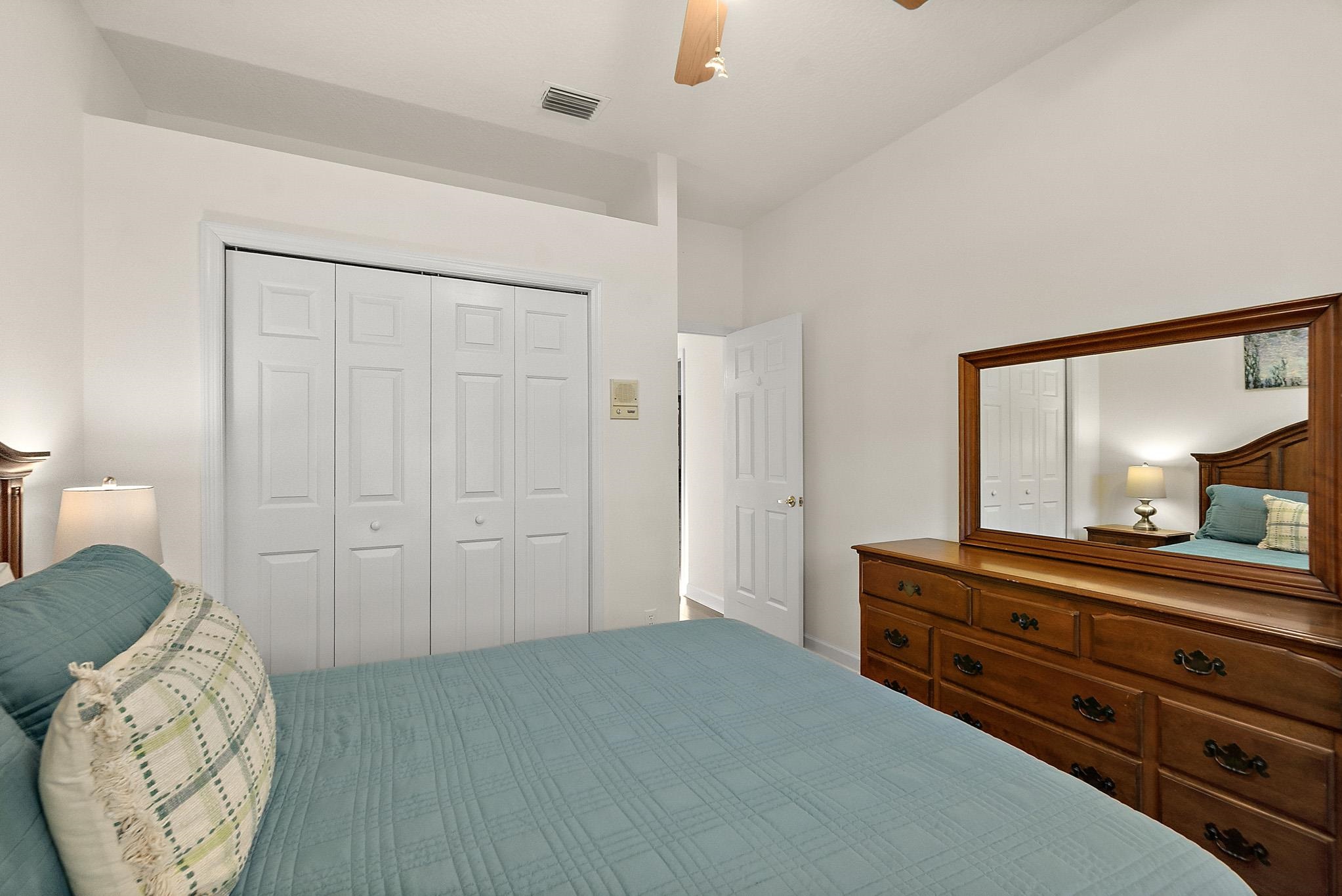 Image 28 of 41 For 2 Walnut Pl