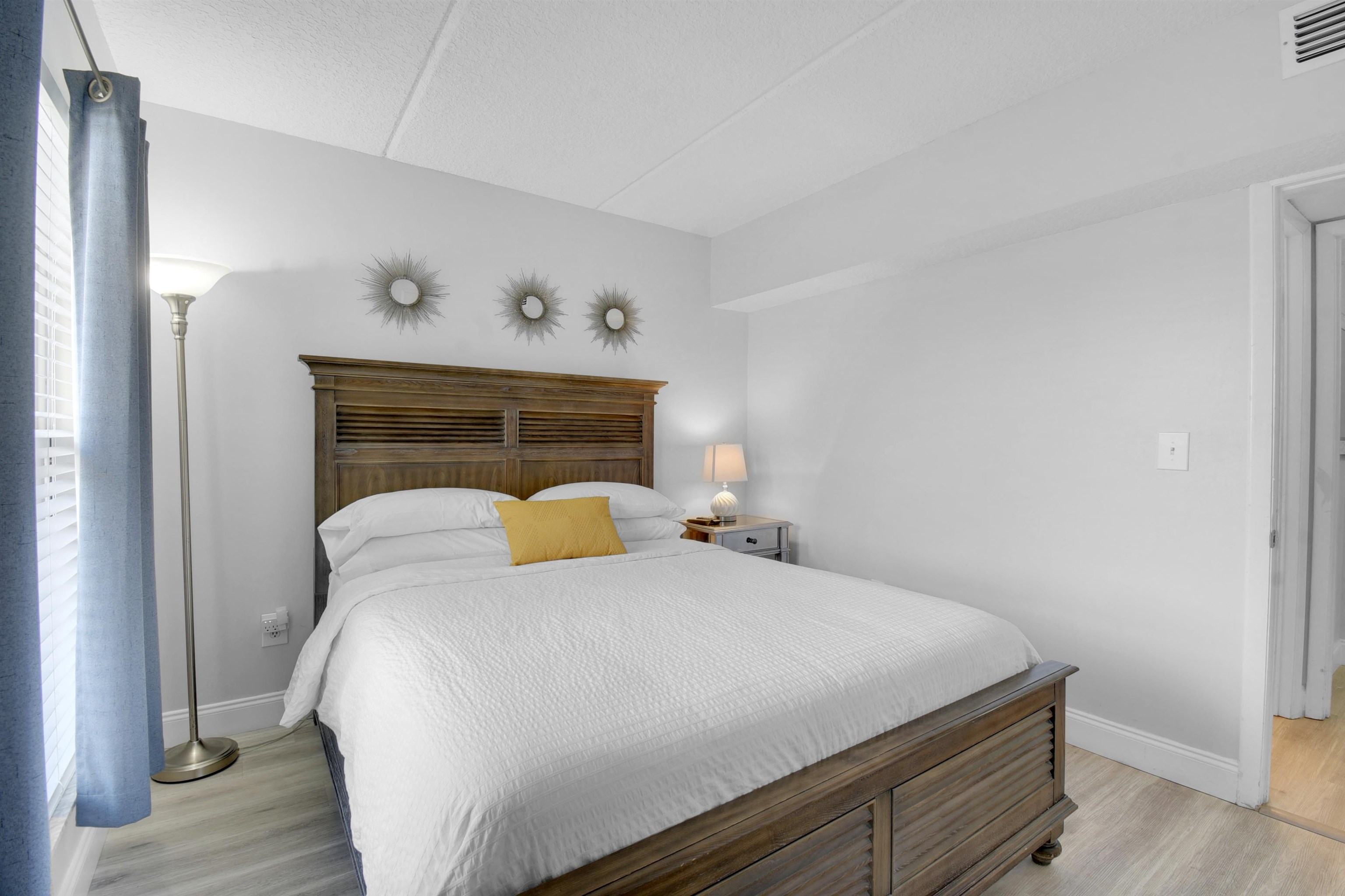 Image 7 of 23 For 390 A1a Beach Blvd  4