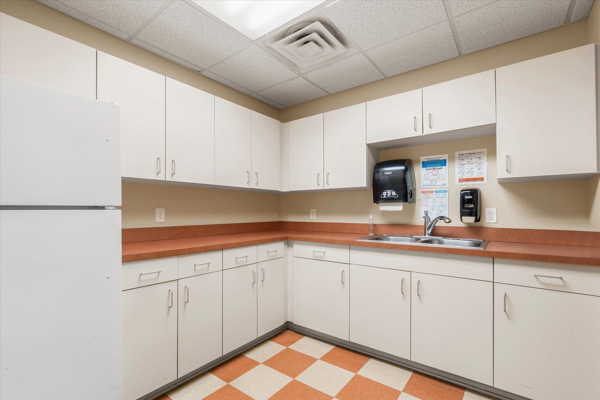 Image 14 of 52 For 9 San Bartola Dr