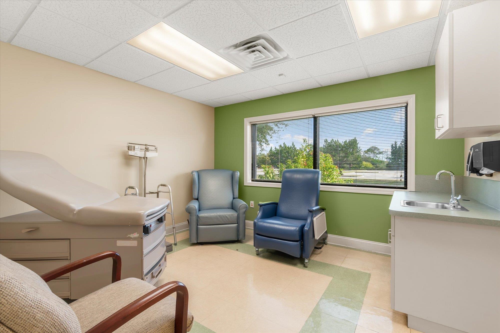 Image 21 of 52 For 9 San Bartola Dr