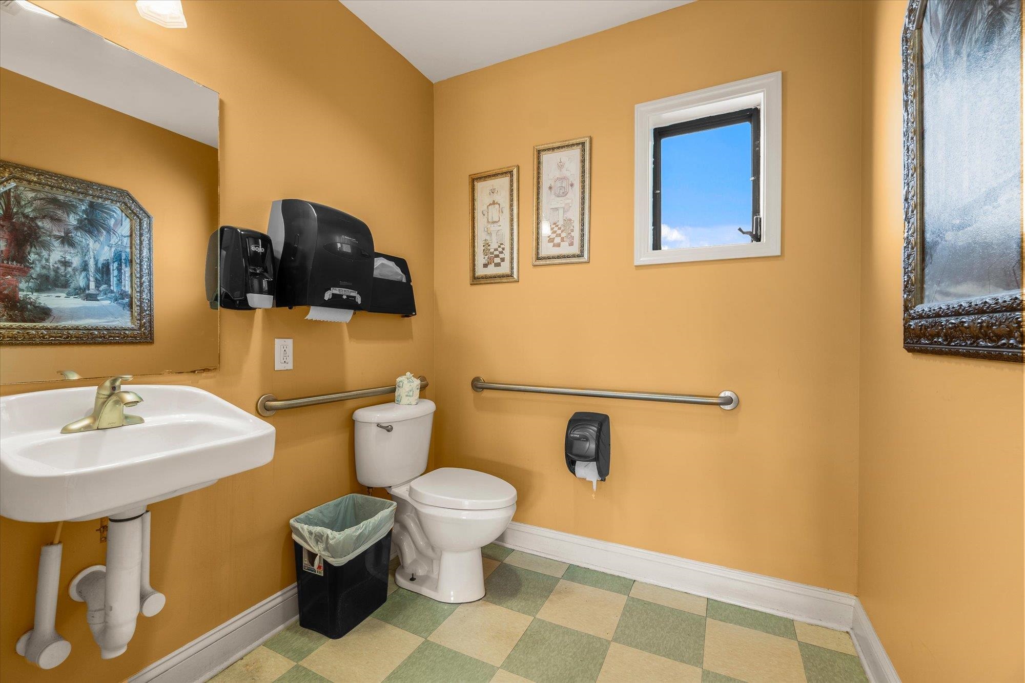 Image 29 of 52 For 9 San Bartola Dr