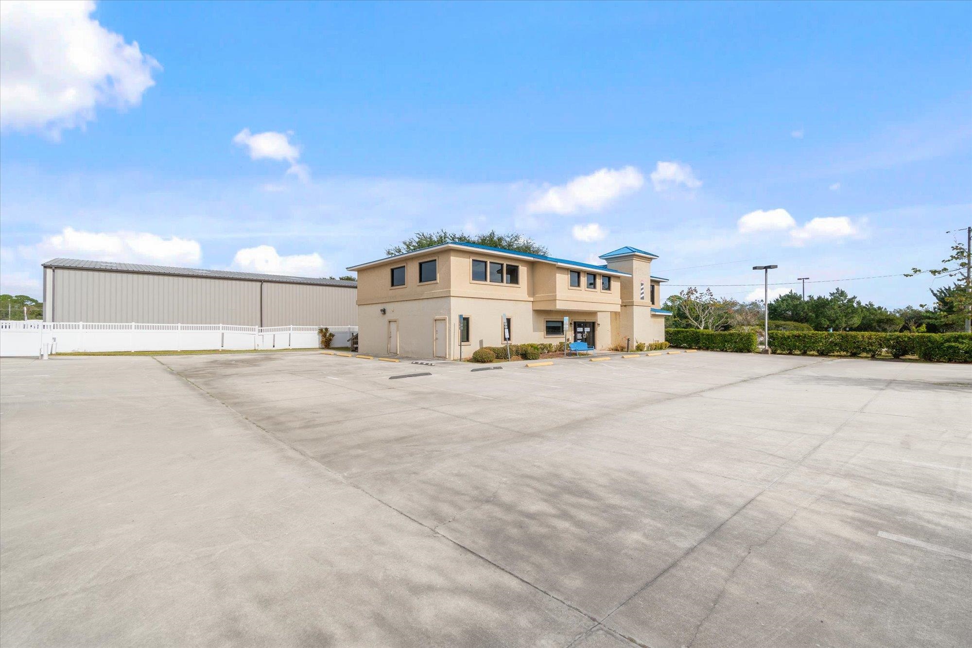 Image 37 of 52 For 9 San Bartola Dr