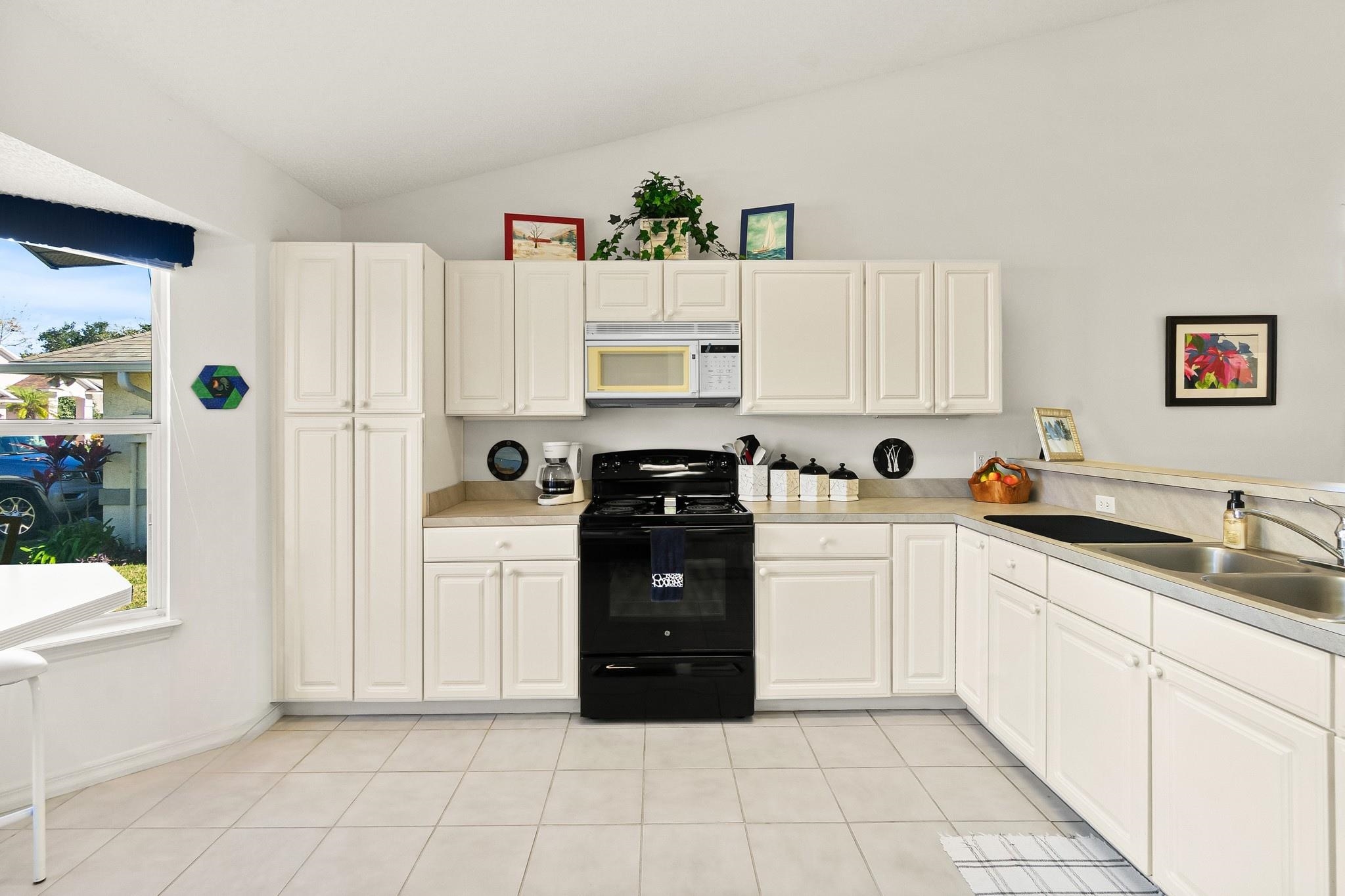 Image 19 of 48 For 633 Nautical Way