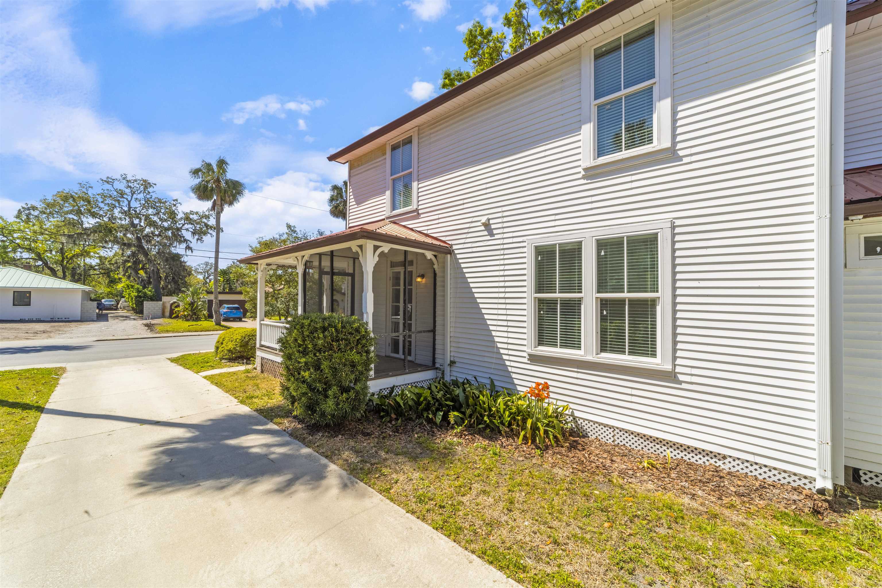 Image 11 of 51 For 44 Carrera Street