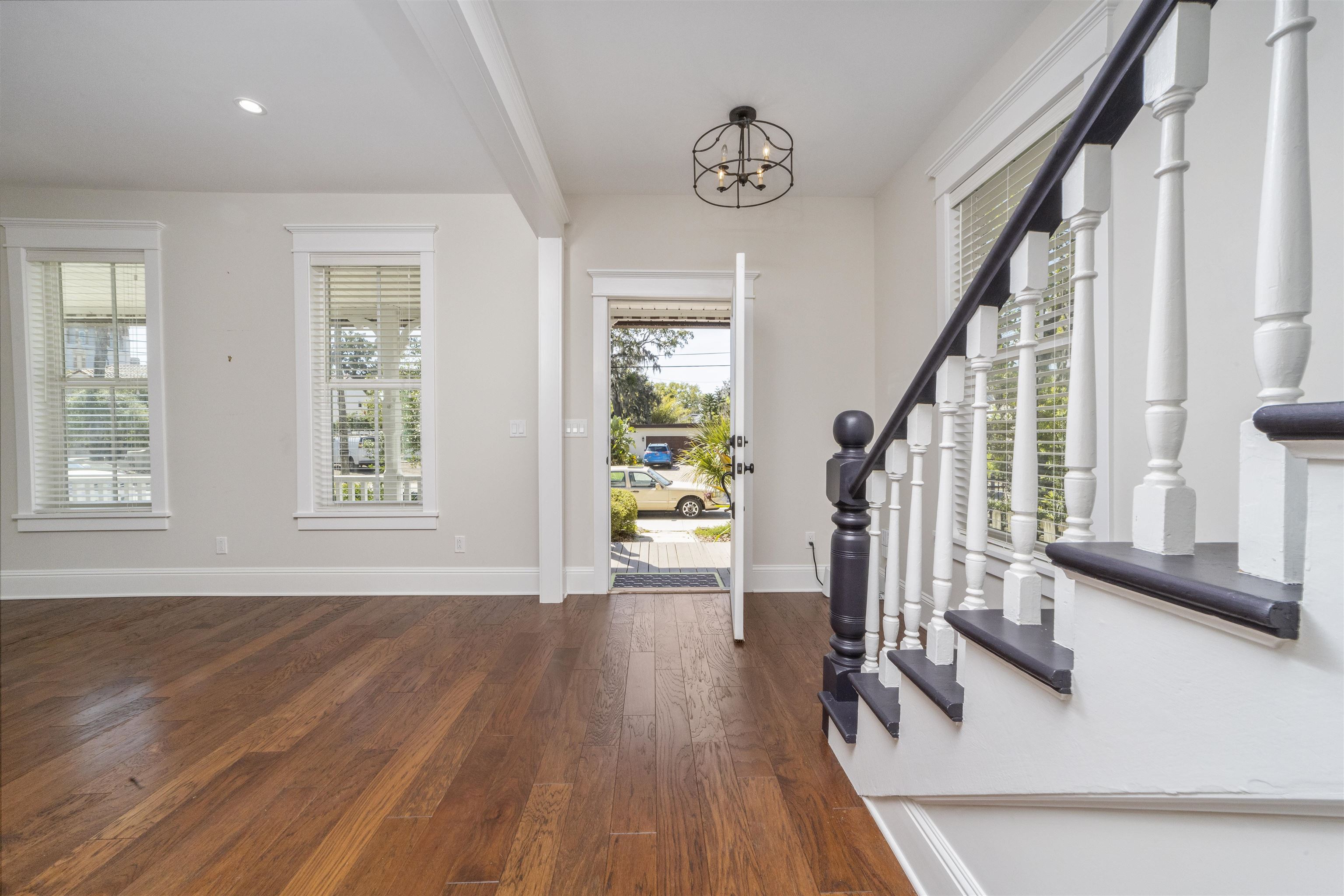 Image 16 of 51 For 44 Carrera Street