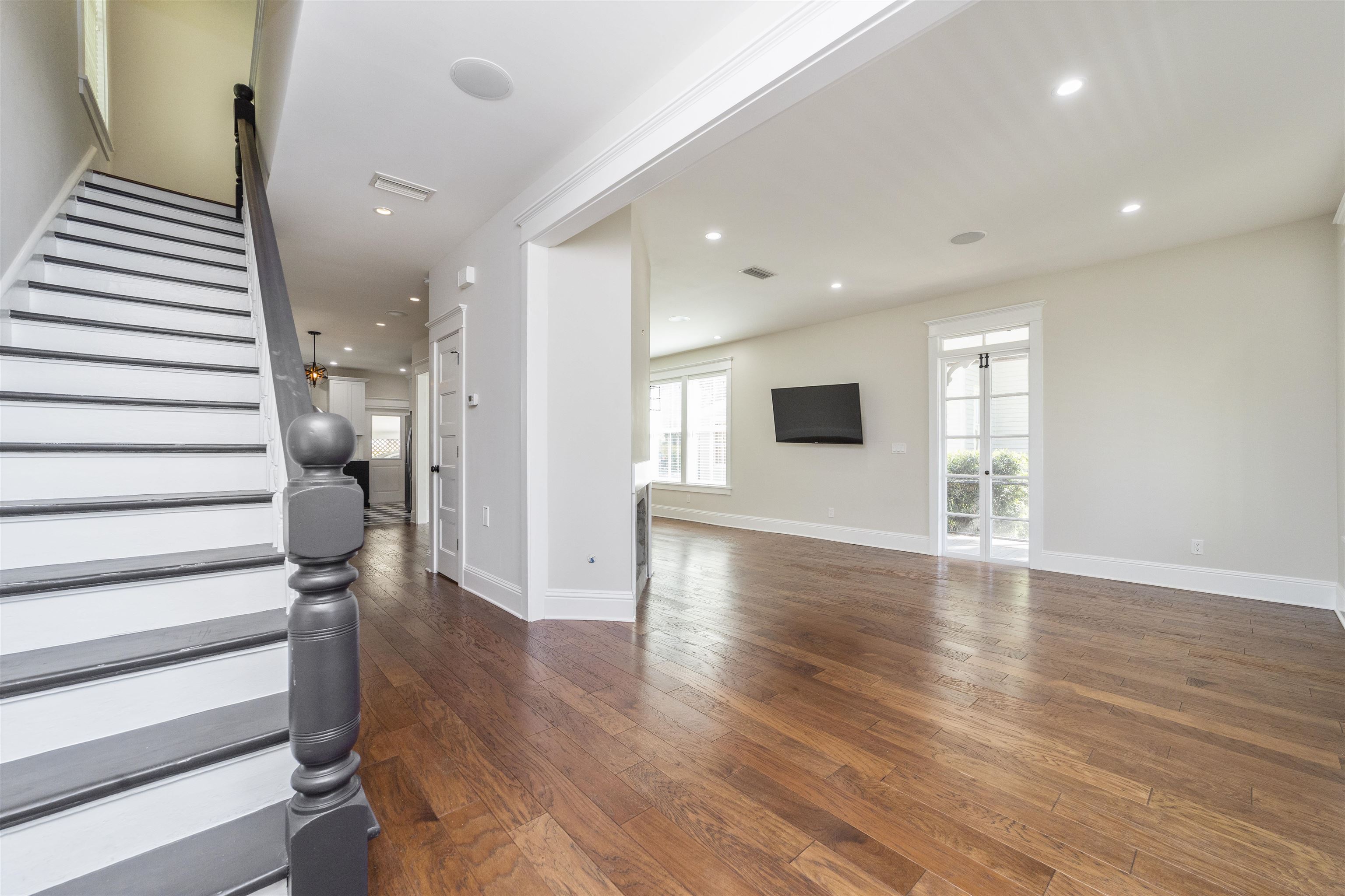 Image 17 of 51 For 44 Carrera Street