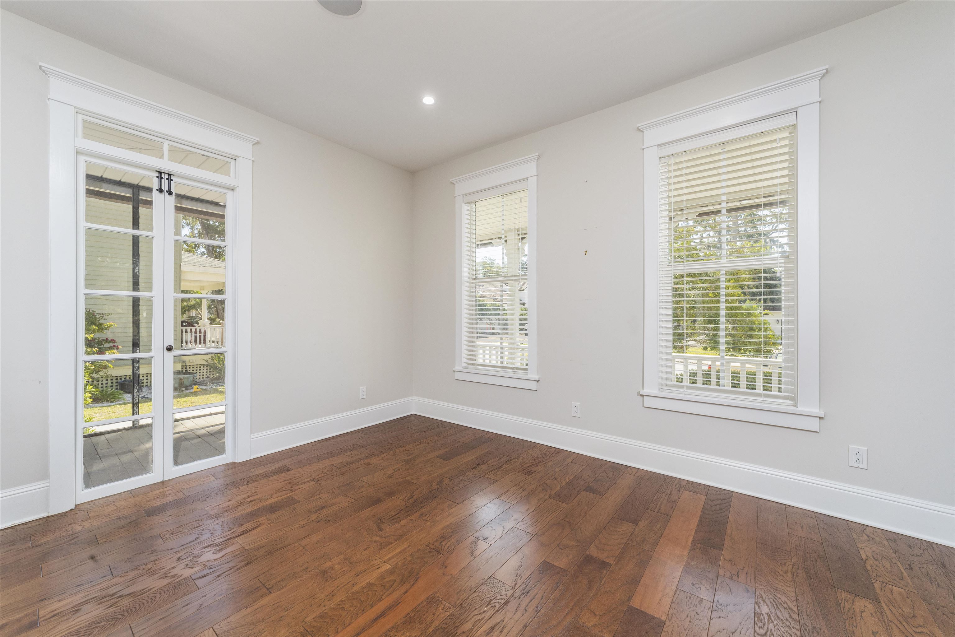 Image 20 of 51 For 44 Carrera Street