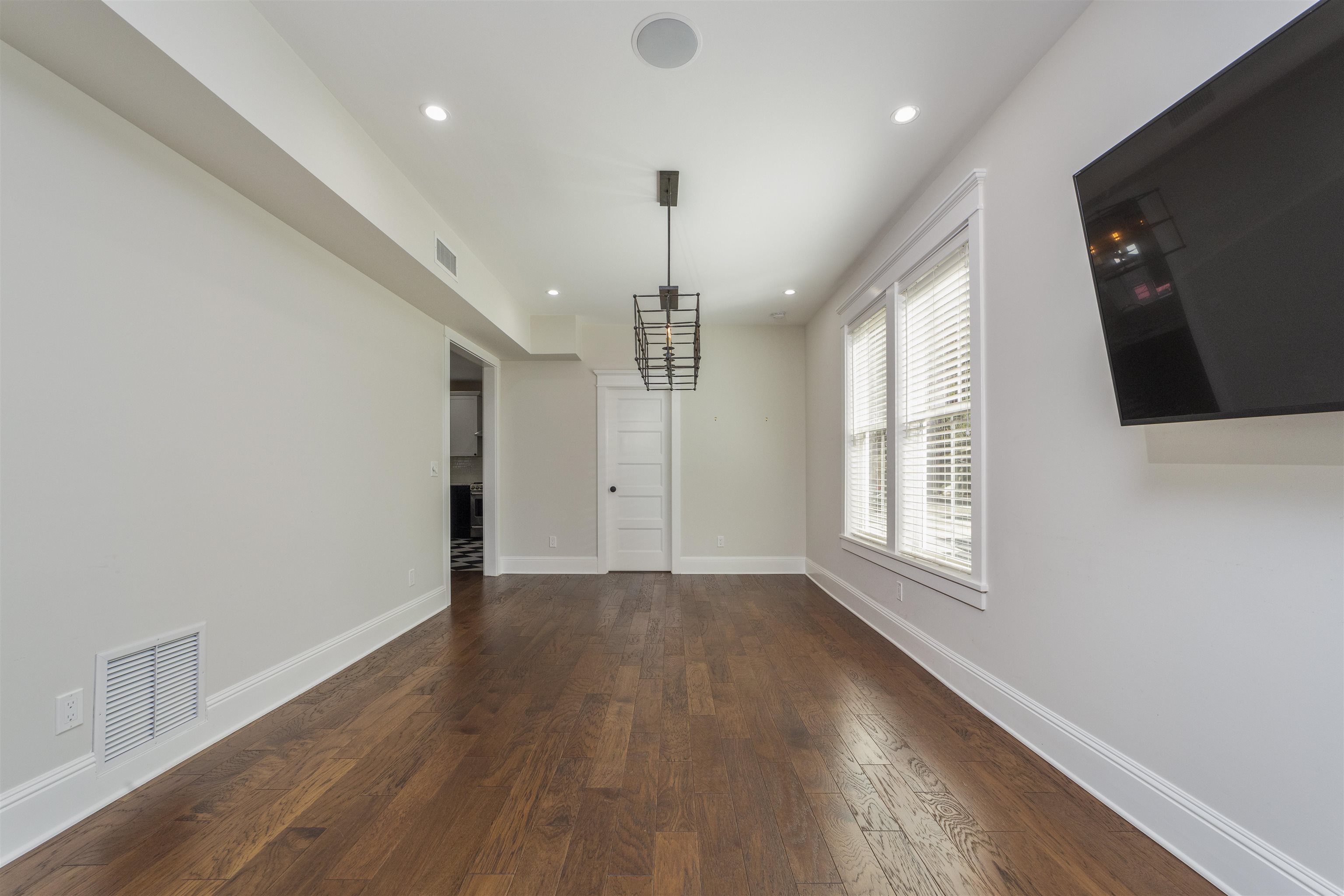 Image 25 of 51 For 44 Carrera Street