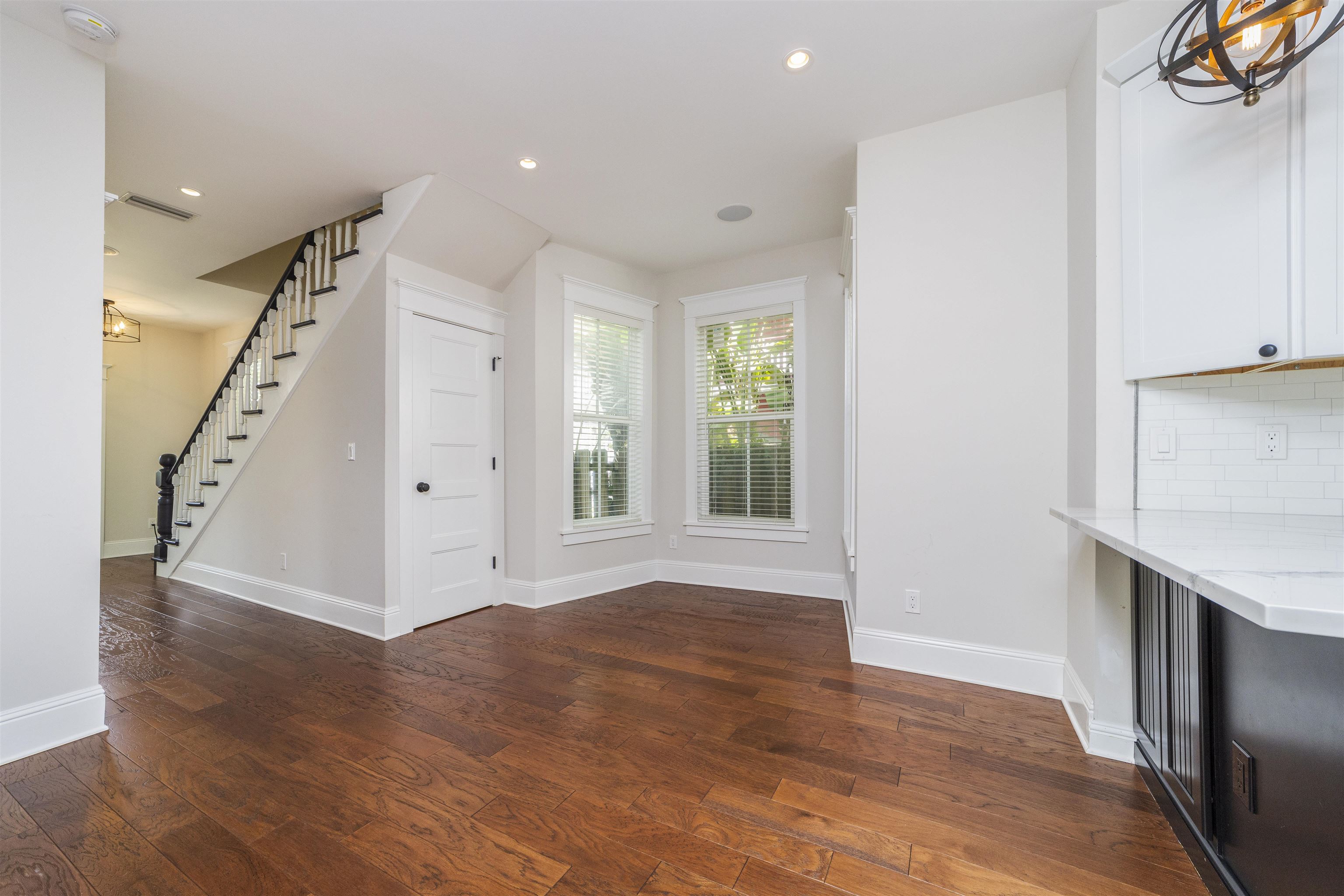 Image 27 of 51 For 44 Carrera Street