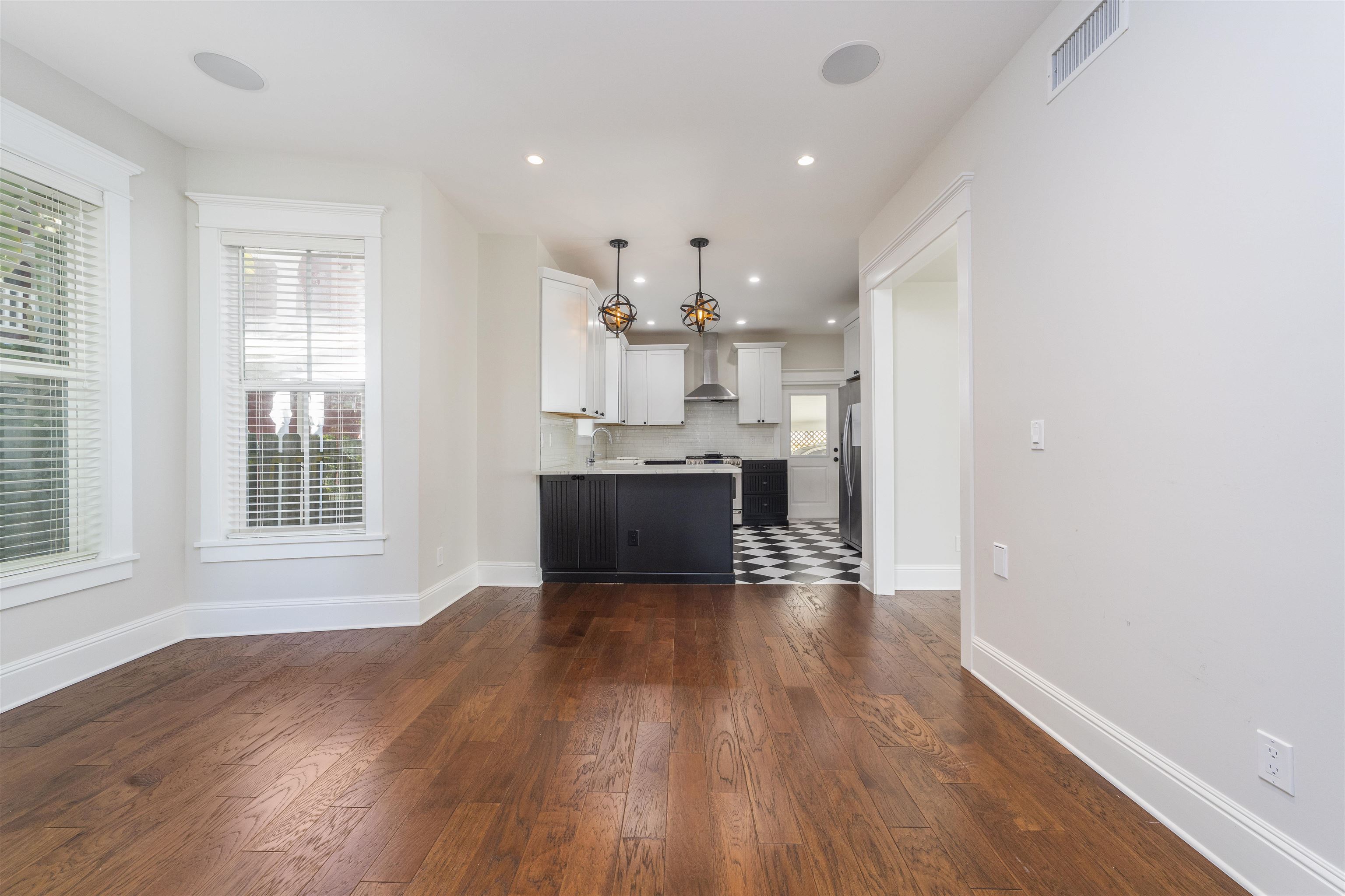 Image 28 of 51 For 44 Carrera Street