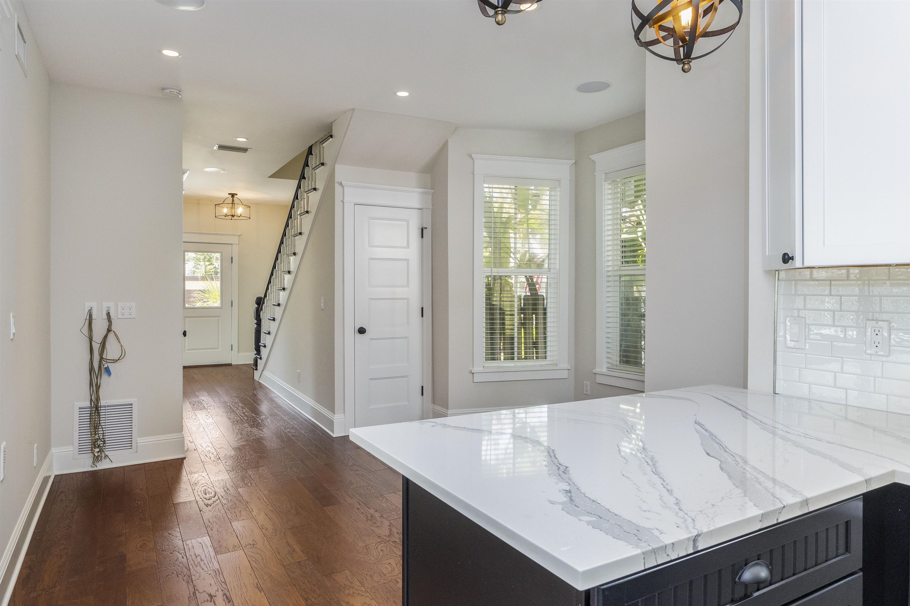 Image 29 of 51 For 44 Carrera Street