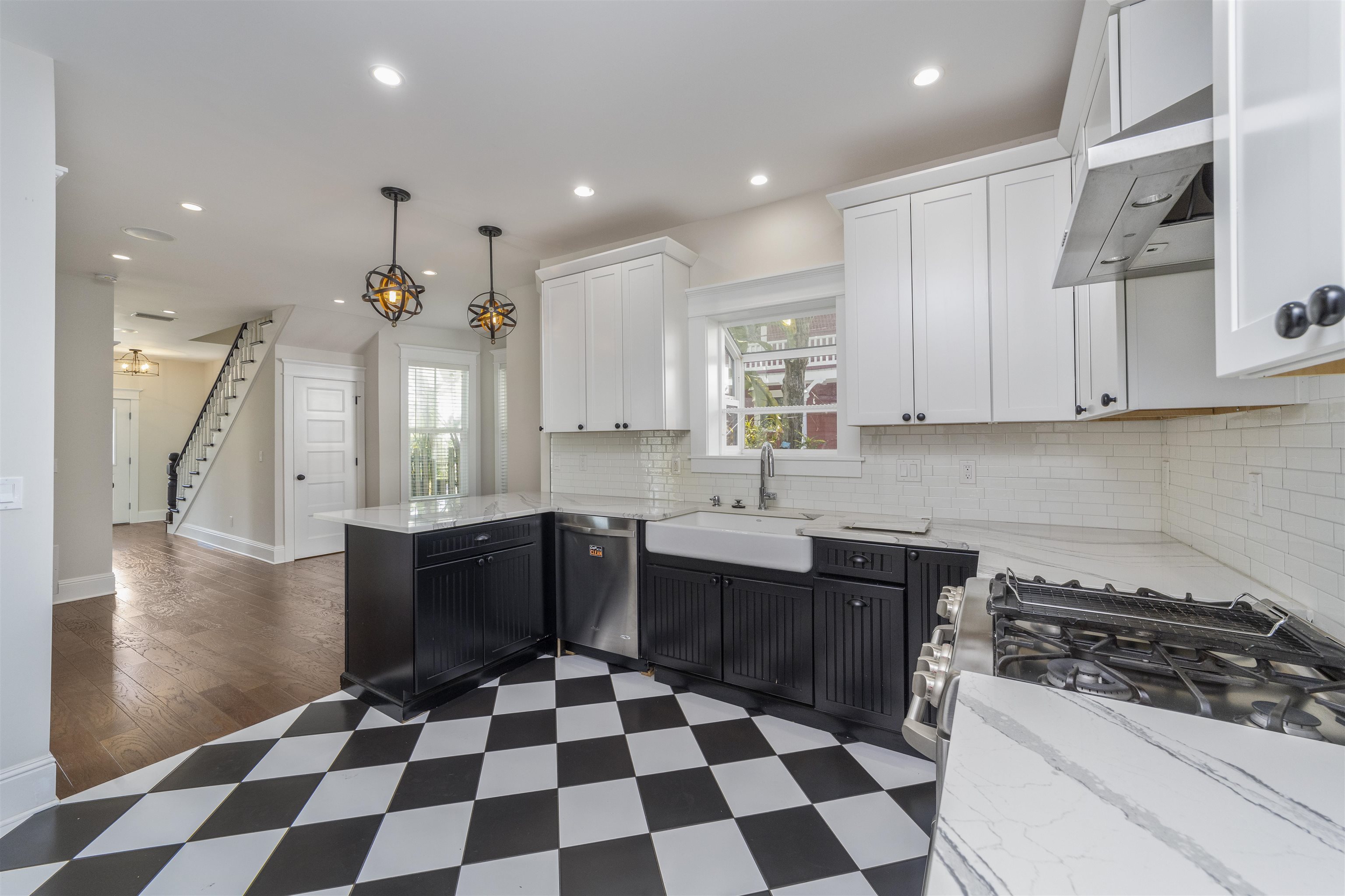 Image 30 of 51 For 44 Carrera Street