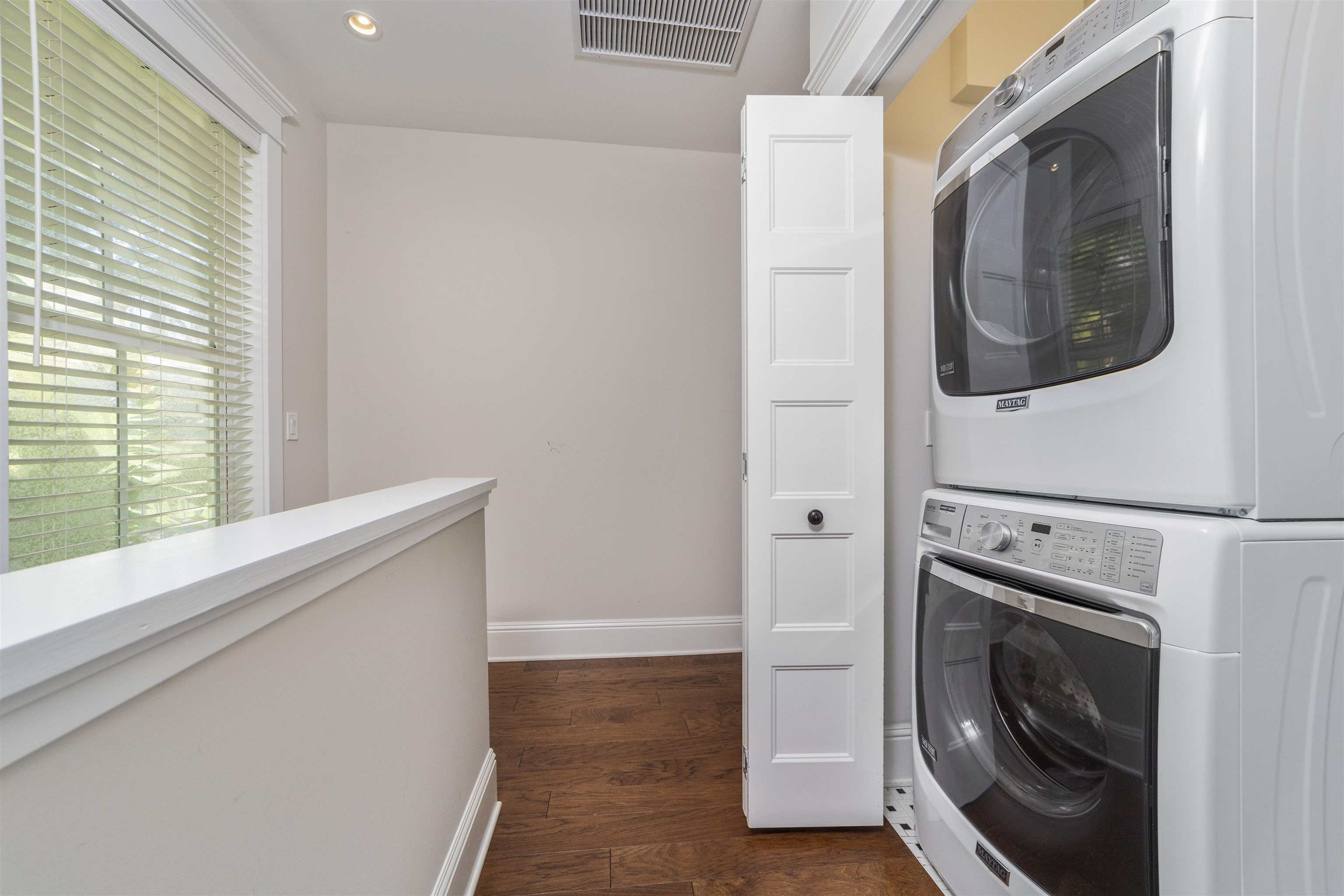 Image 39 of 51 For 44 Carrera Street