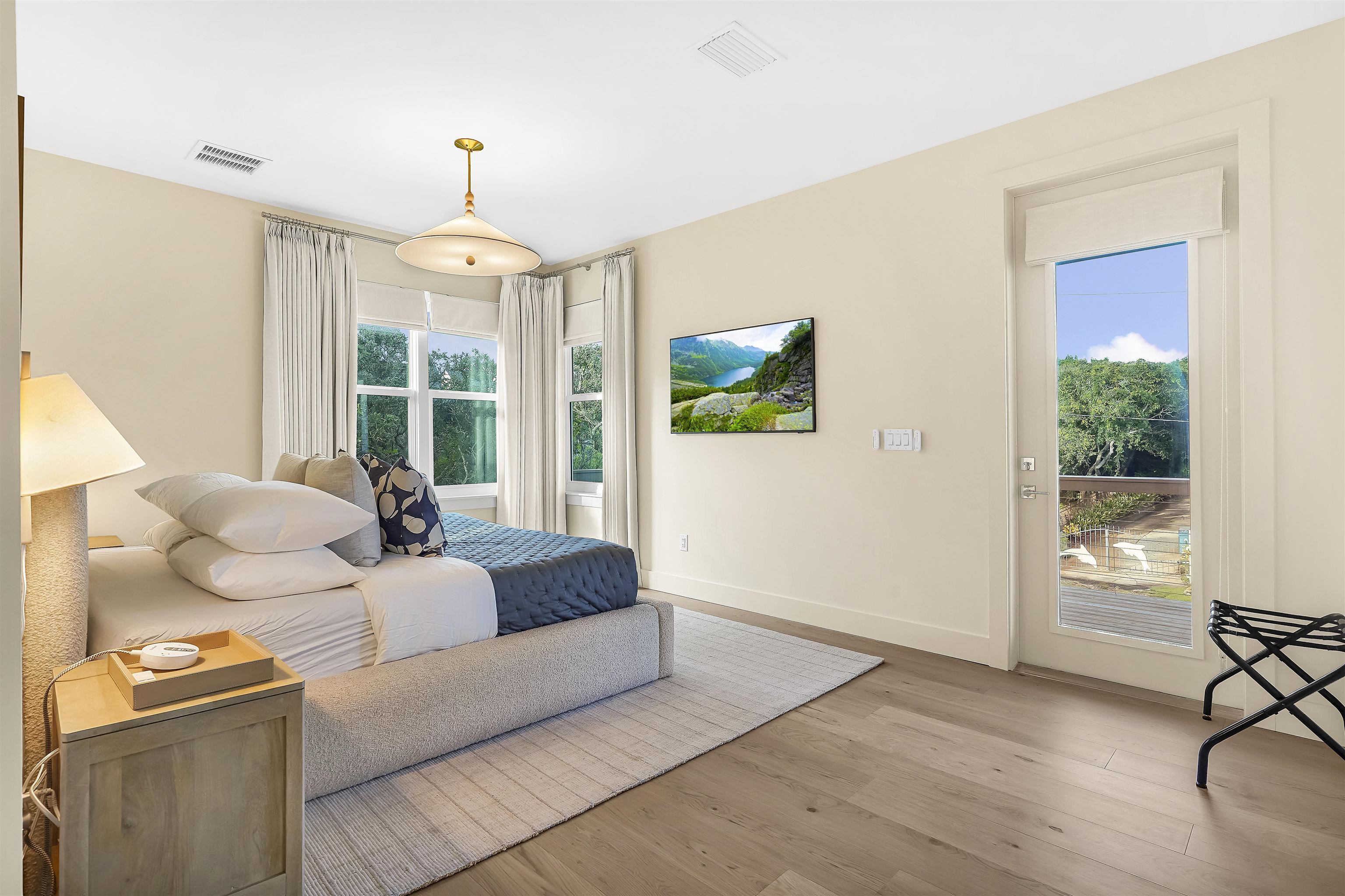 Image 18 of 56 For 6435 Broward St