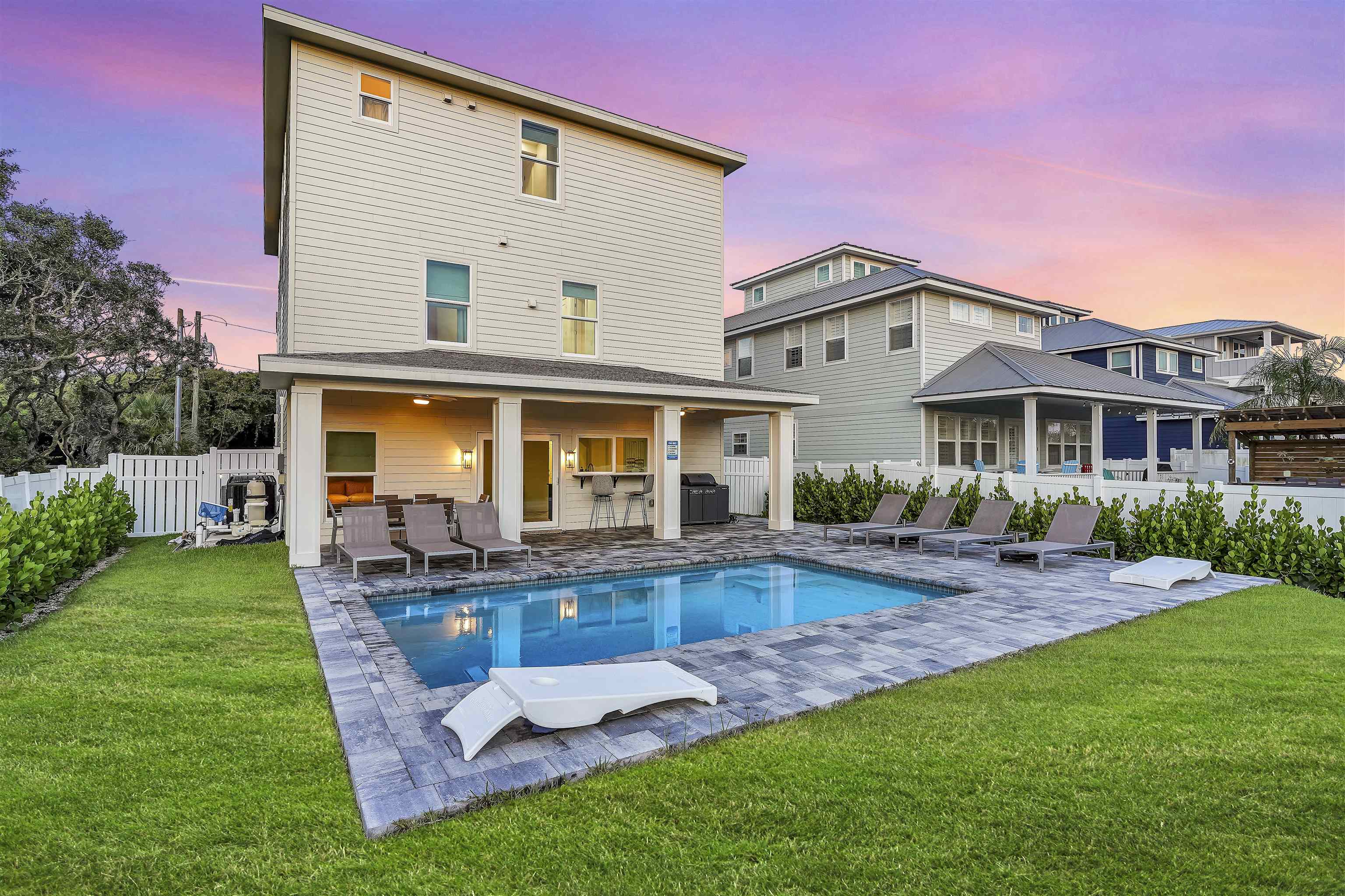 Image 2 of 56 For 6435 Broward St