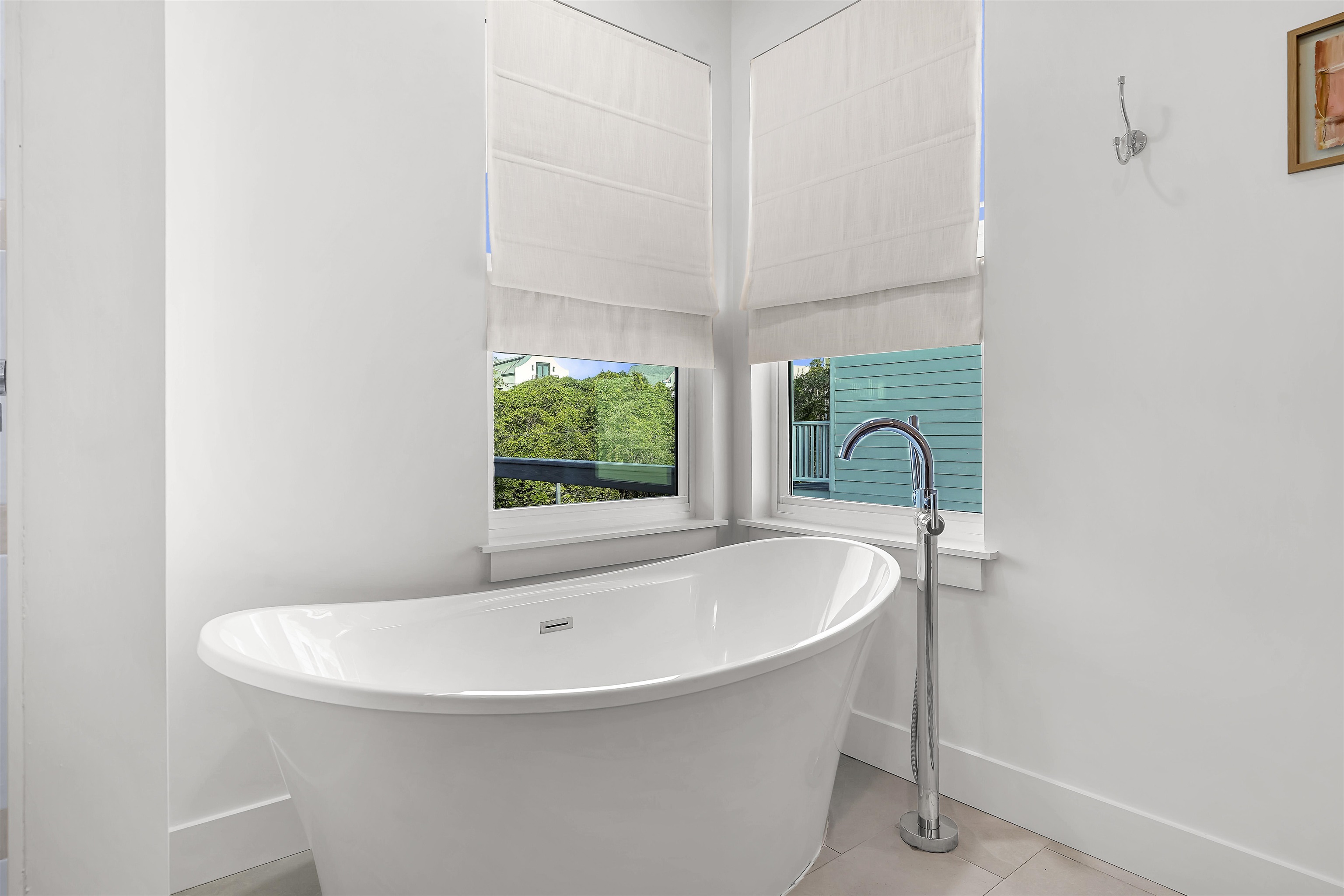 Image 21 of 56 For 6435 Broward St