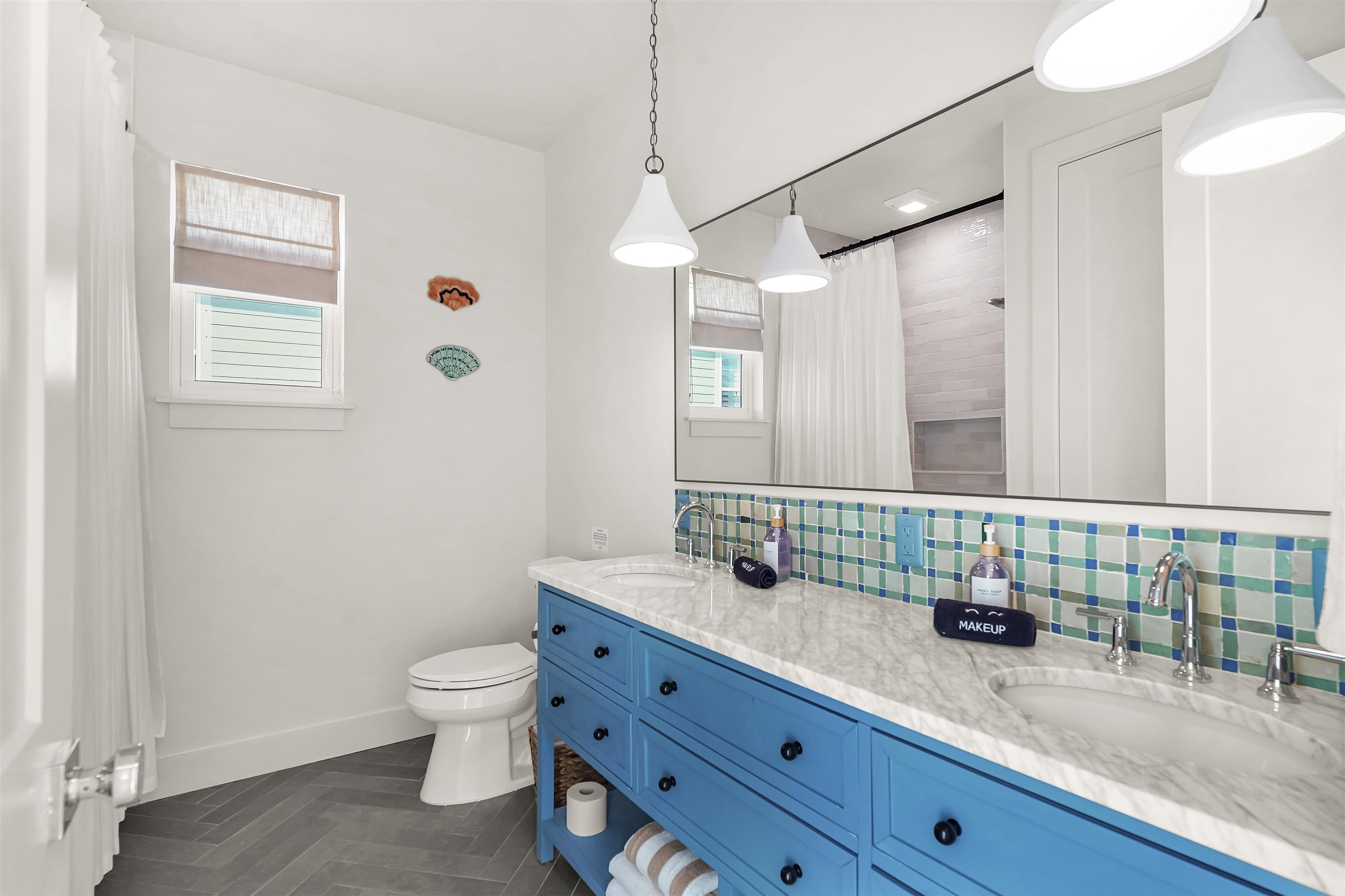 Image 24 of 56 For 6435 Broward St