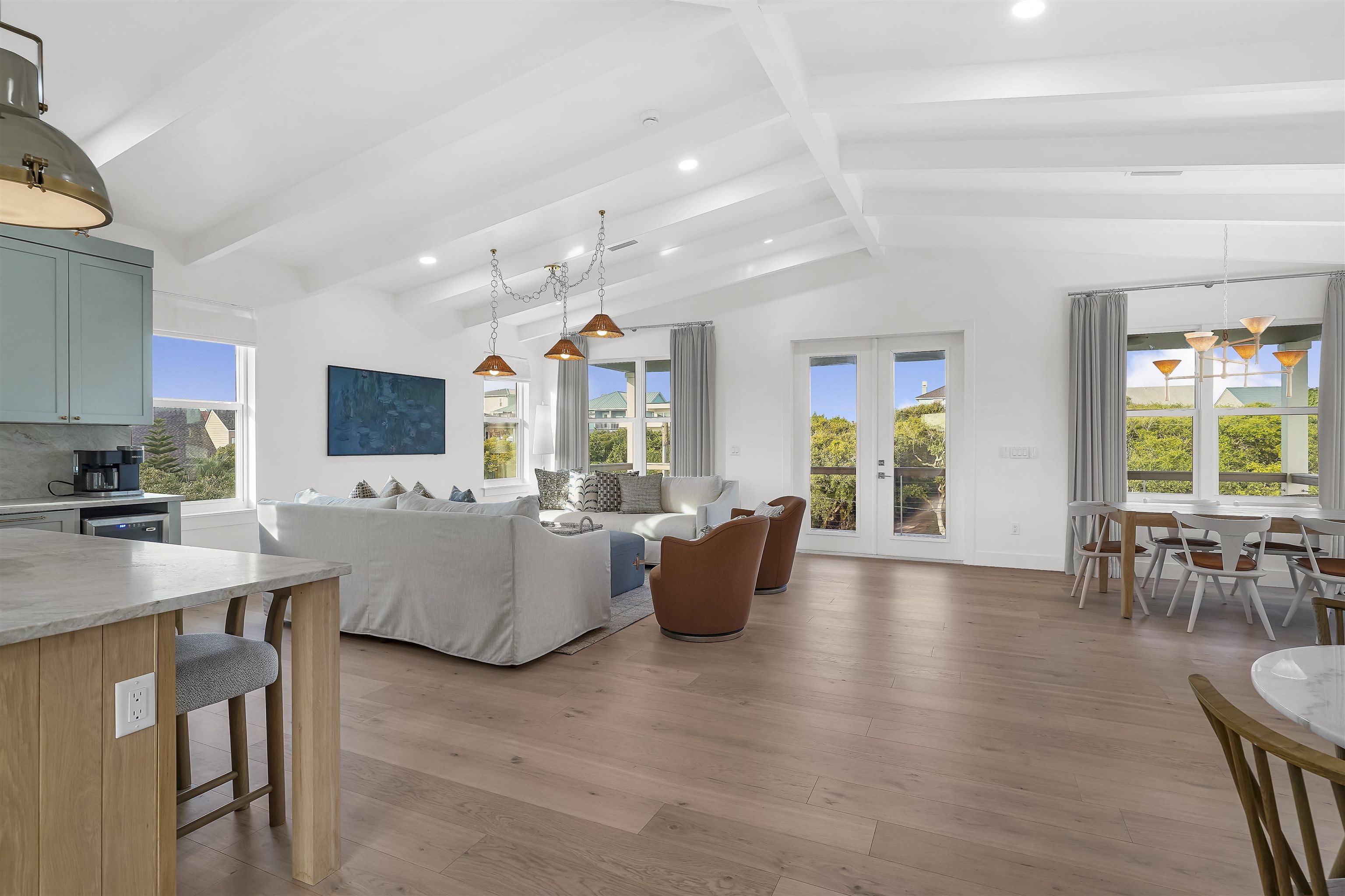 Image 28 of 56 For 6435 Broward St