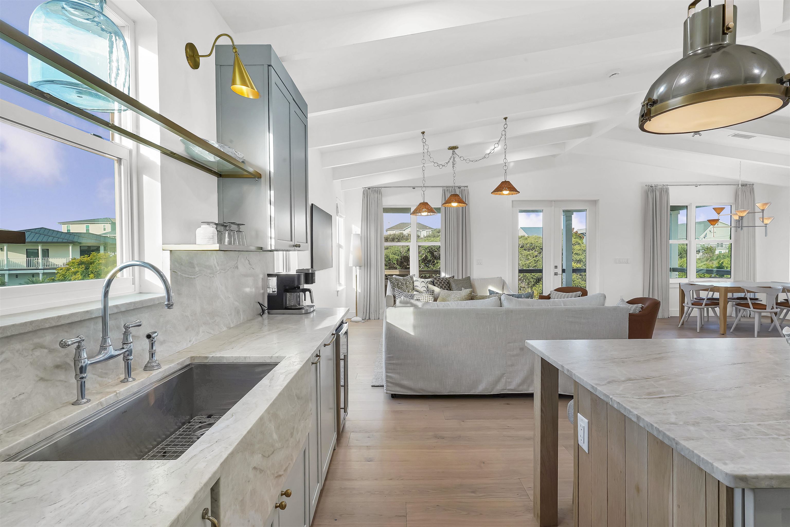 Image 33 of 56 For 6435 Broward St