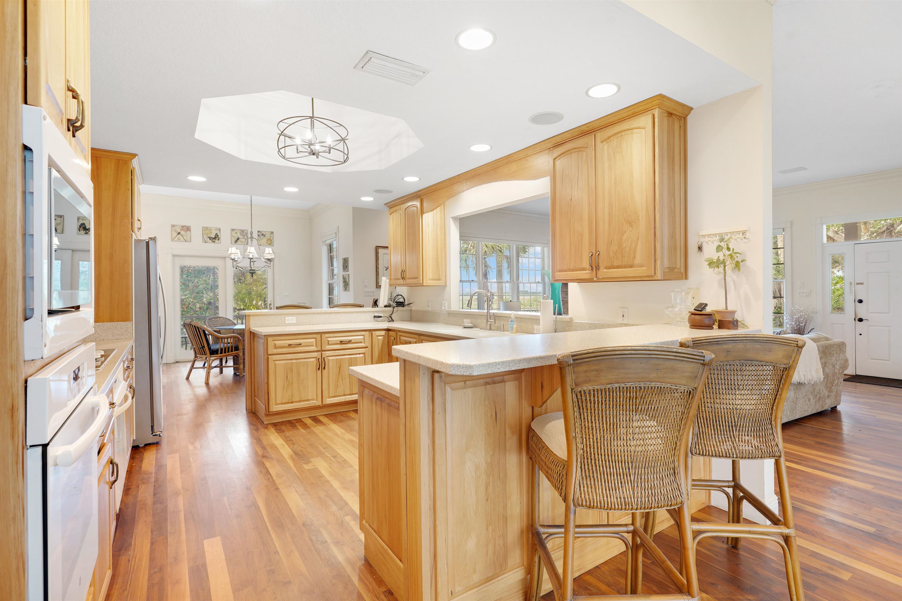 Image 12 of 70 For 3415 Lands End Dr