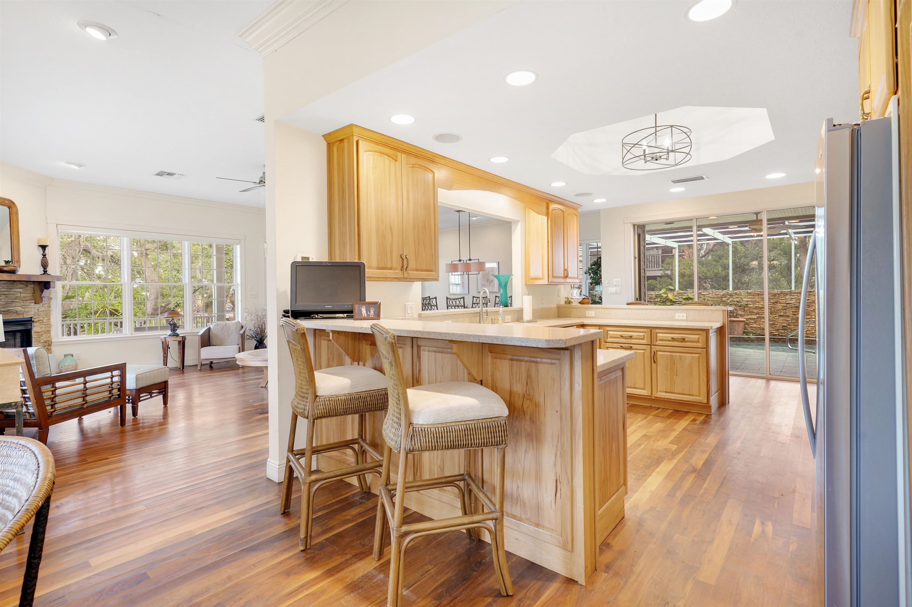 Image 14 of 70 For 3415 Lands End Dr