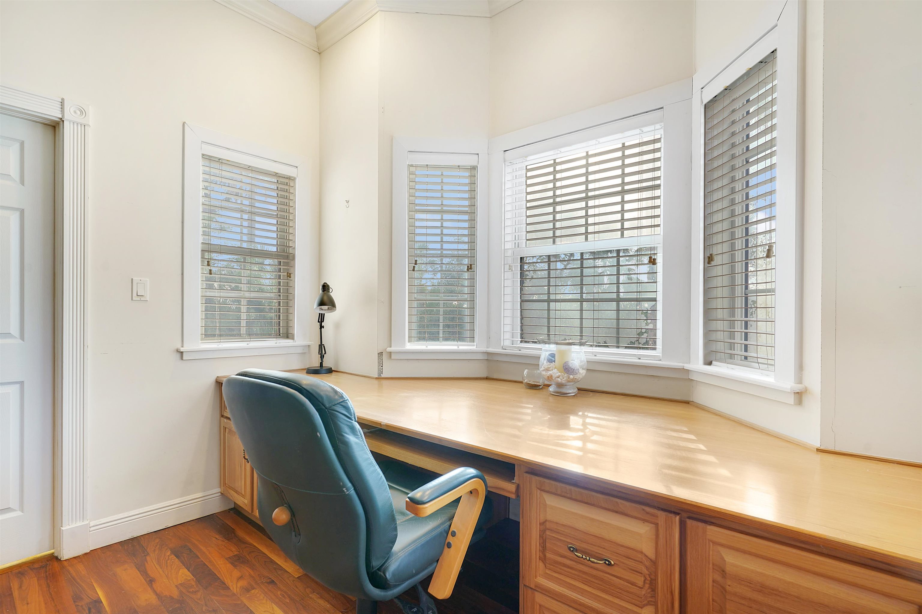 Image 30 of 70 For 3415 Lands End Dr