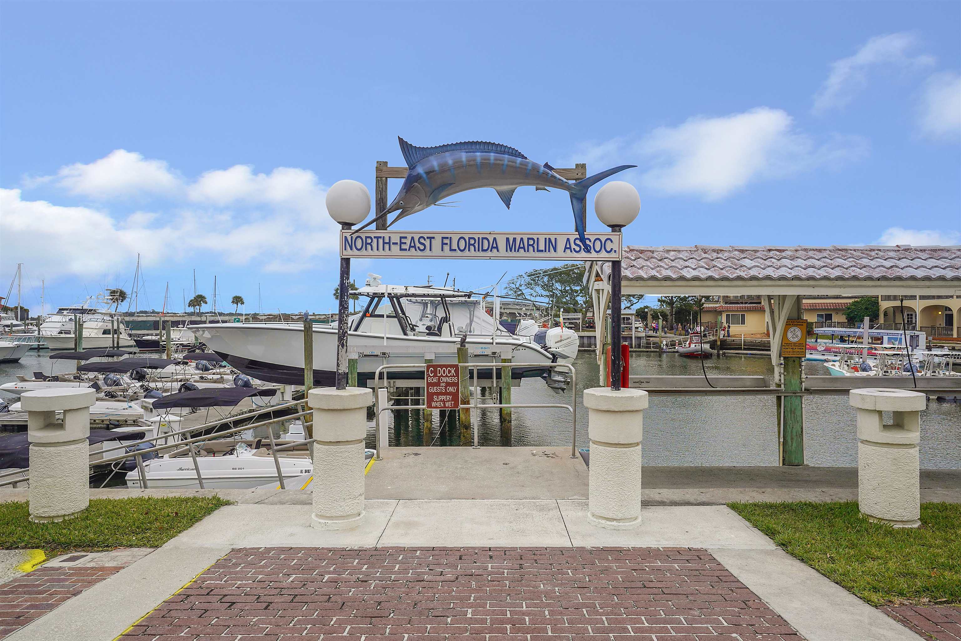 Image 64 of 70 For 3415 Lands End Dr